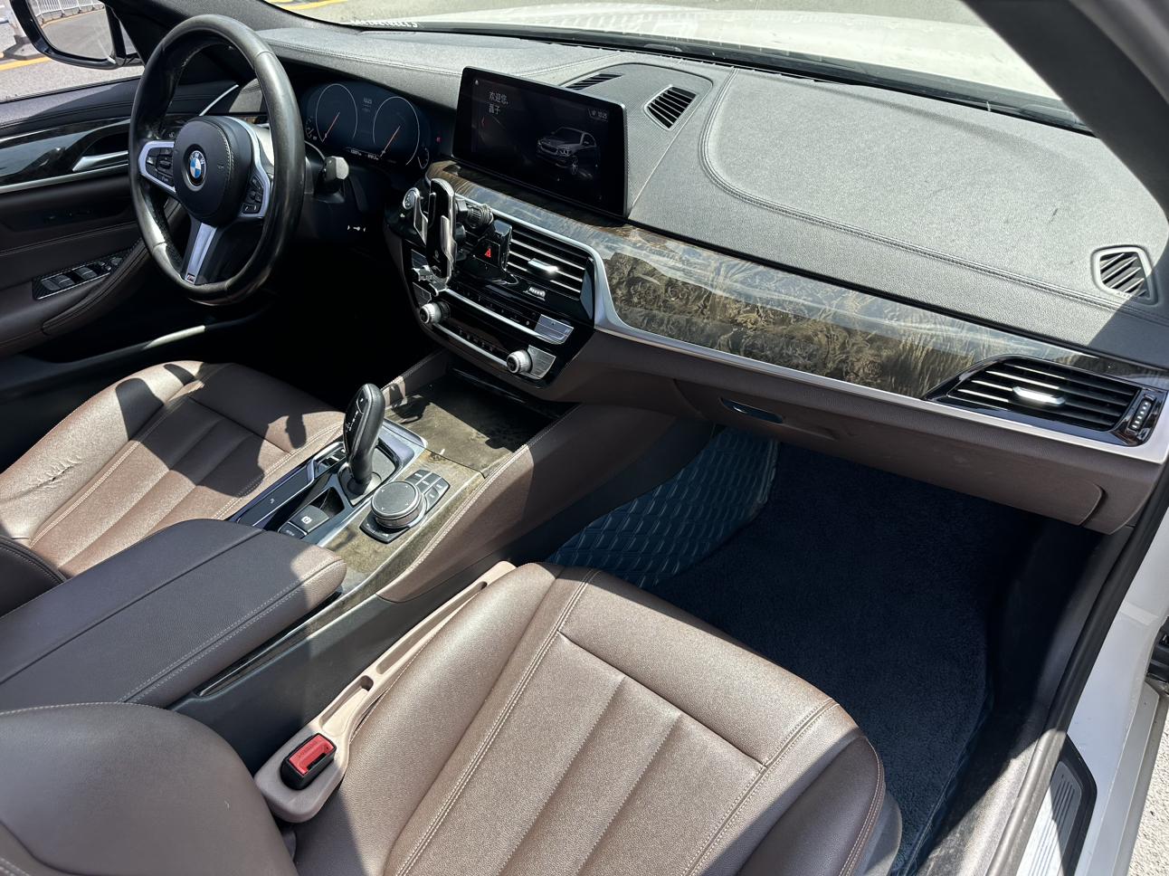 BMW 5 серии 2019 thumb 9