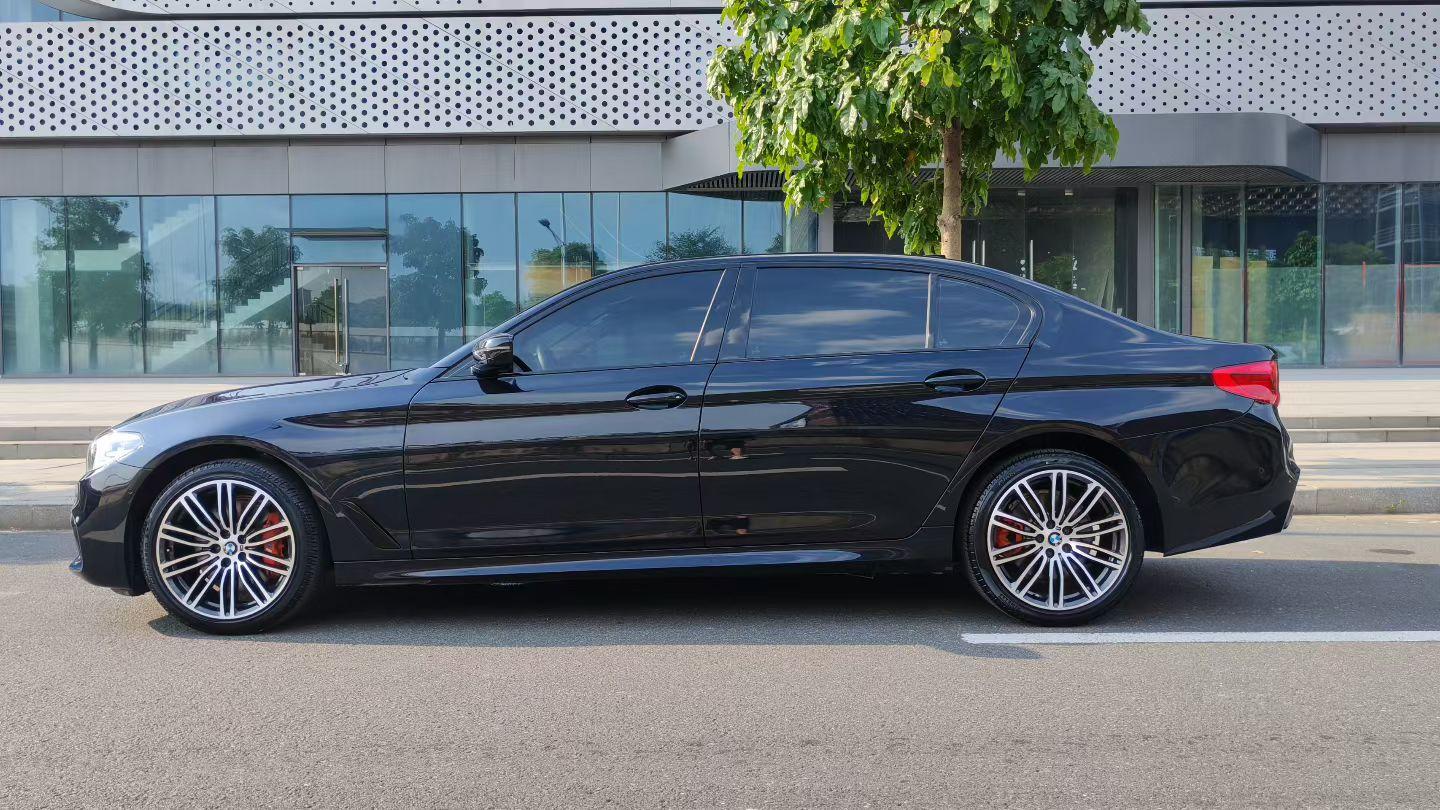 BMW 5 серии 2019 thumb 2