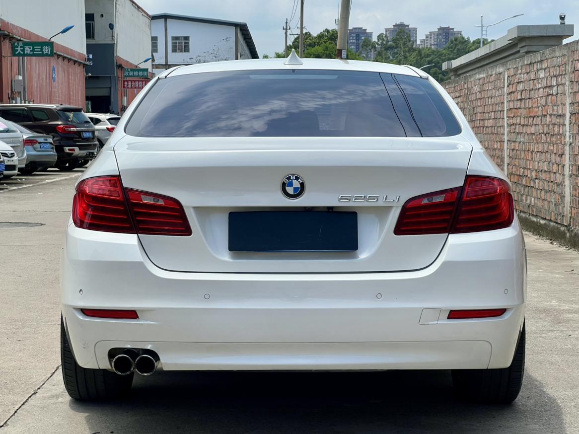 BMW 5 серии 2017 thumb 3