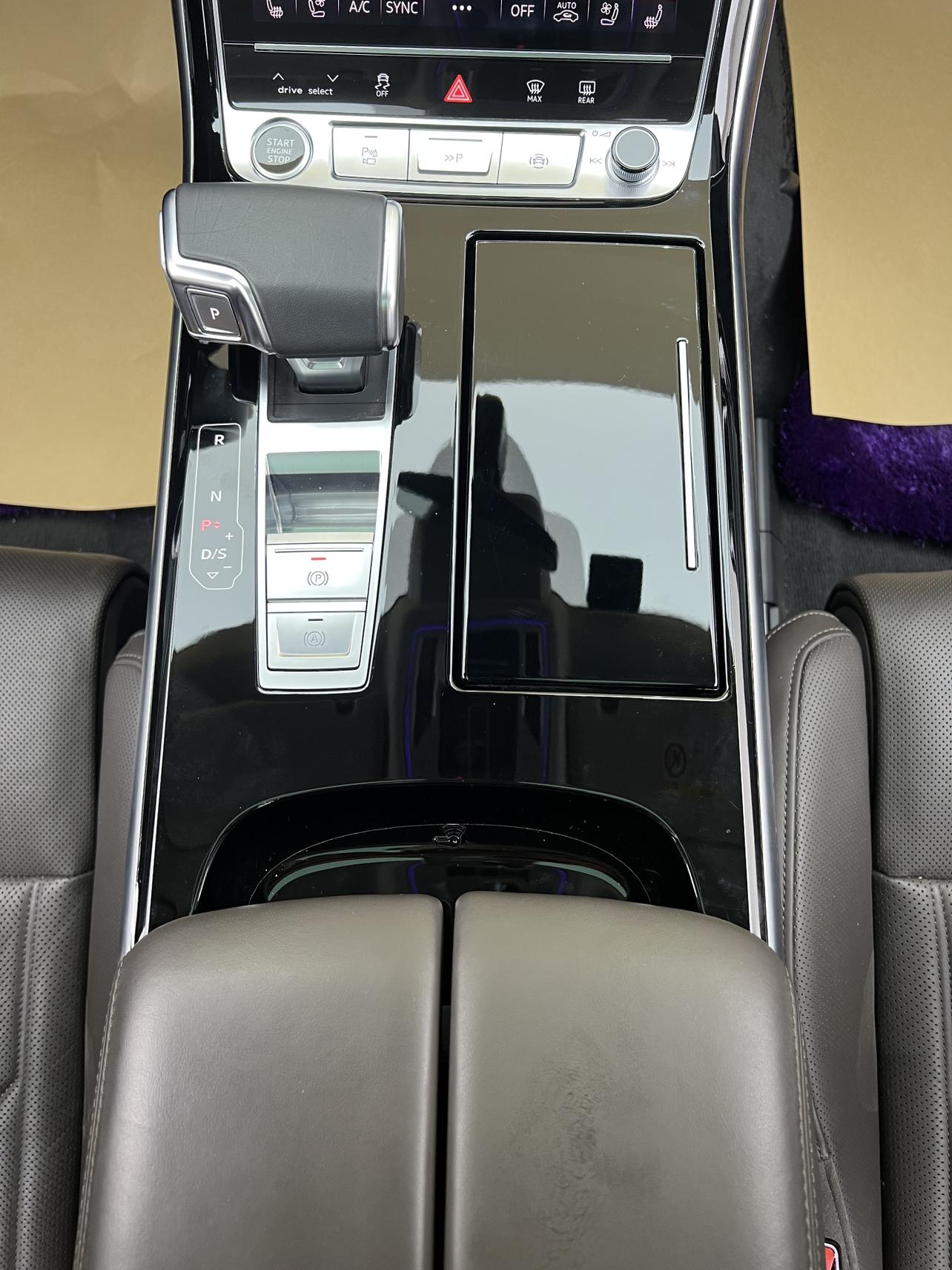 Audi A8 2021 thumb 6