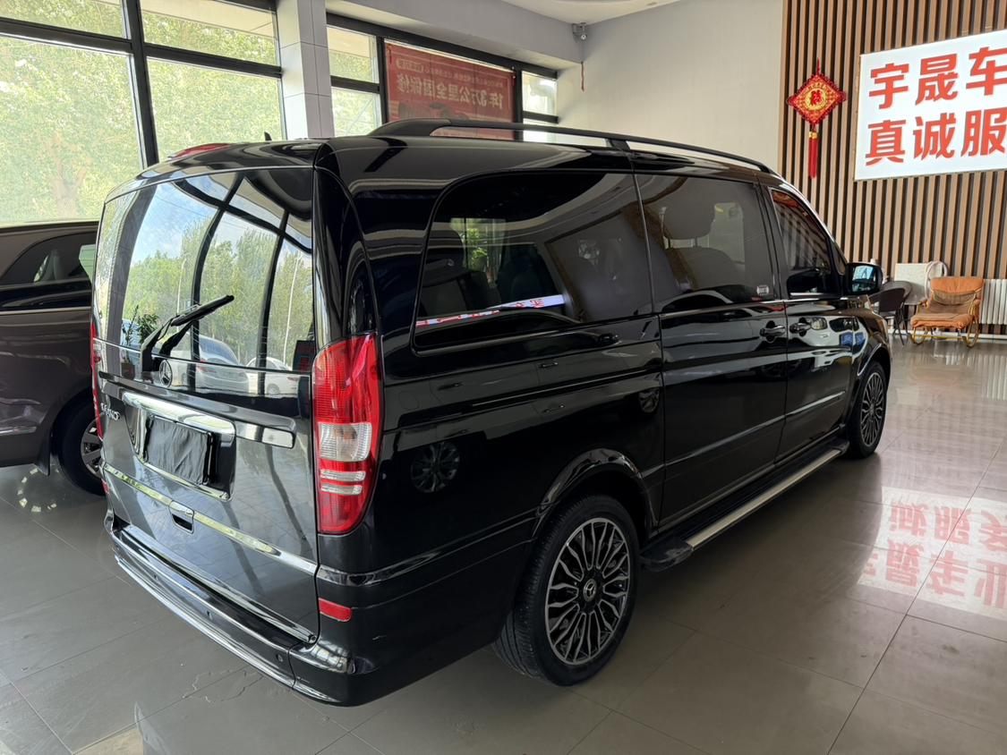 Mercedes-Benz Wei Ya Nuo 2011 thumb 4