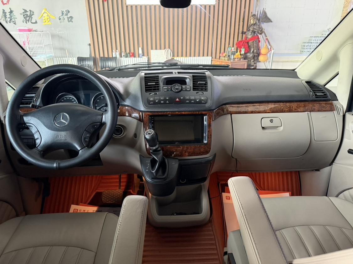 Mercedes-Benz Wei Ya Nuo 2011 thumb 5