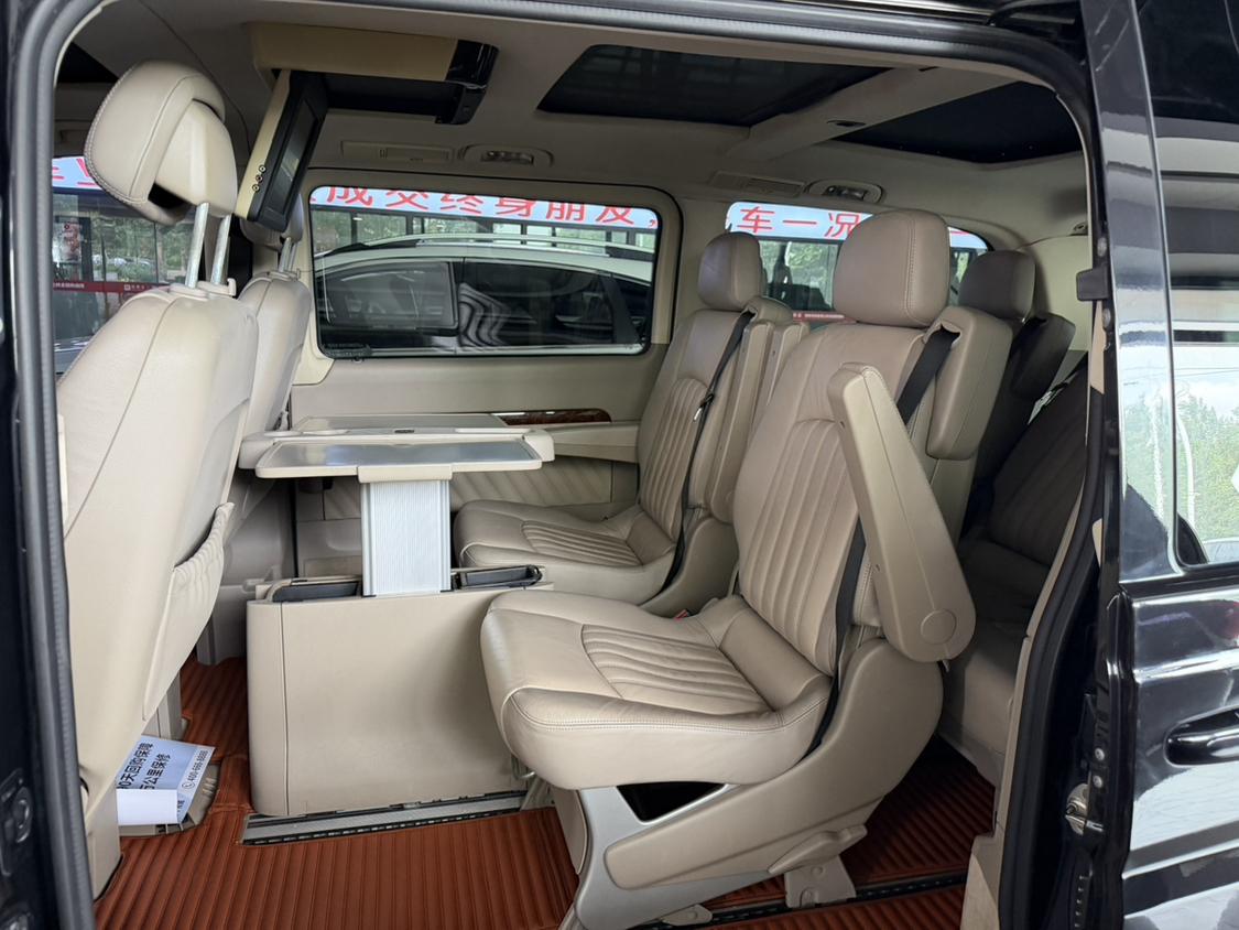 Mercedes-Benz Wei Ya Nuo 2011 thumb 10