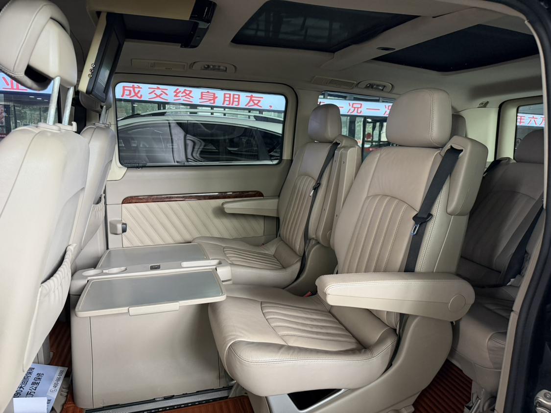 Mercedes-Benz Wei Ya Nuo 2011 thumb 11
