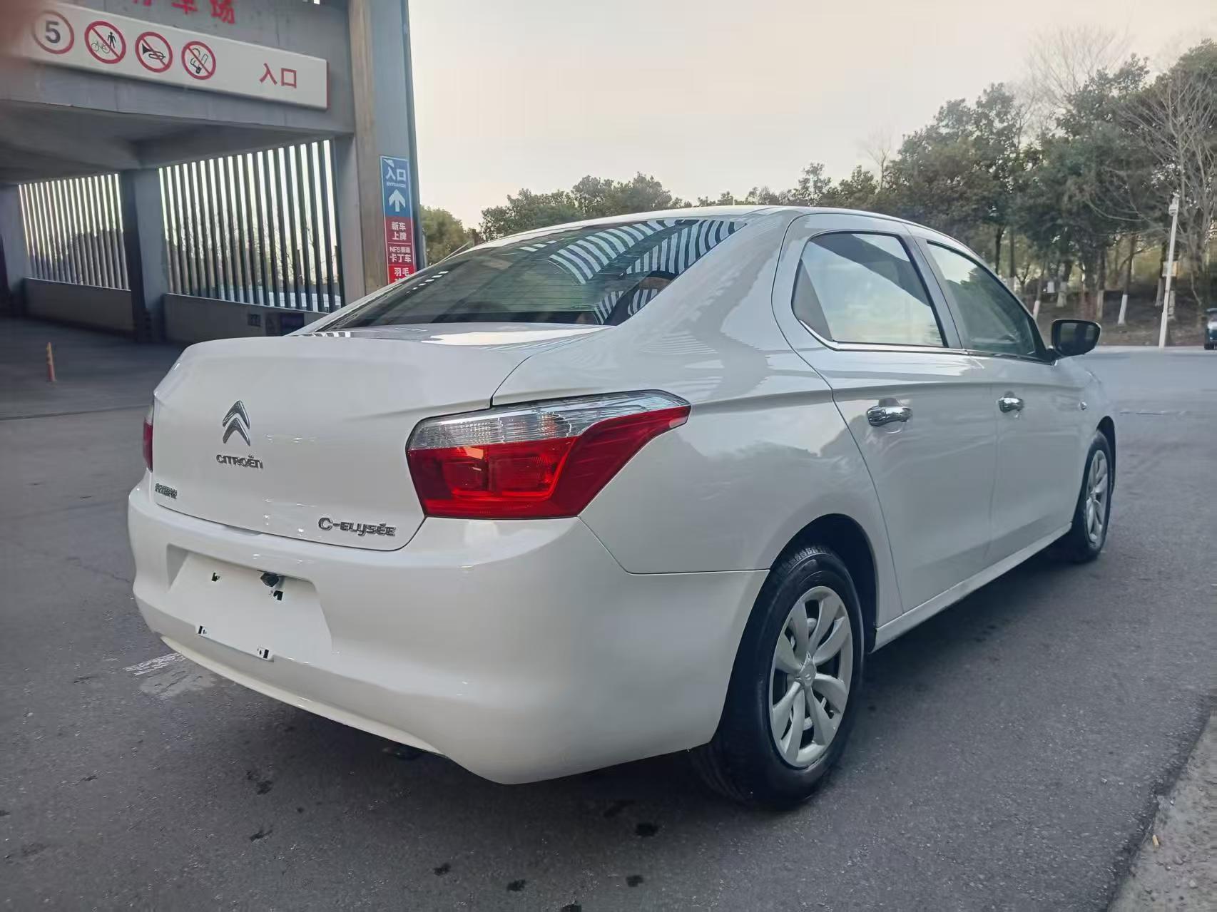 Citroen C4L 2014 thumb 4