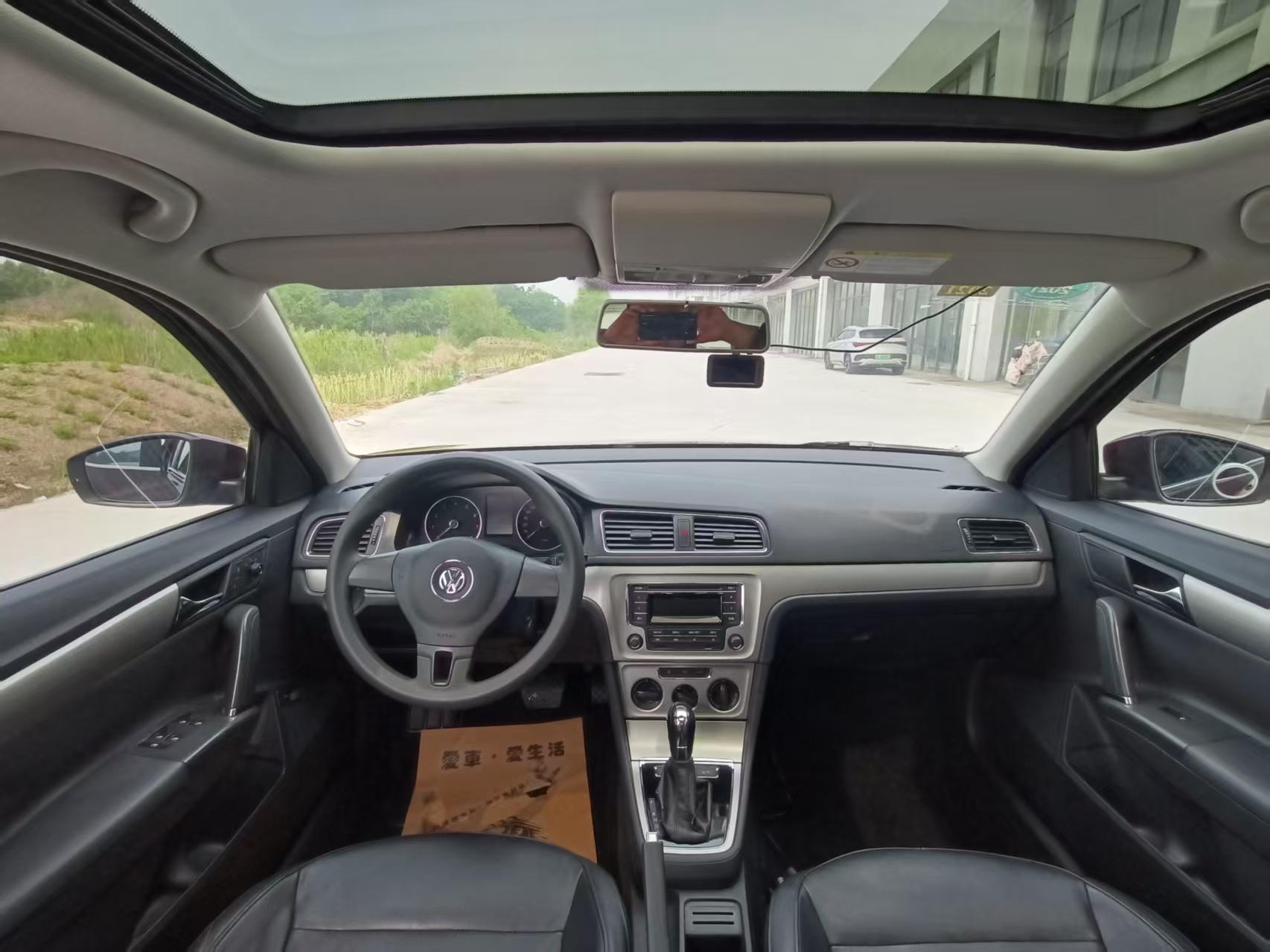 Volkswagen Lavida XR 2013 thumb 5