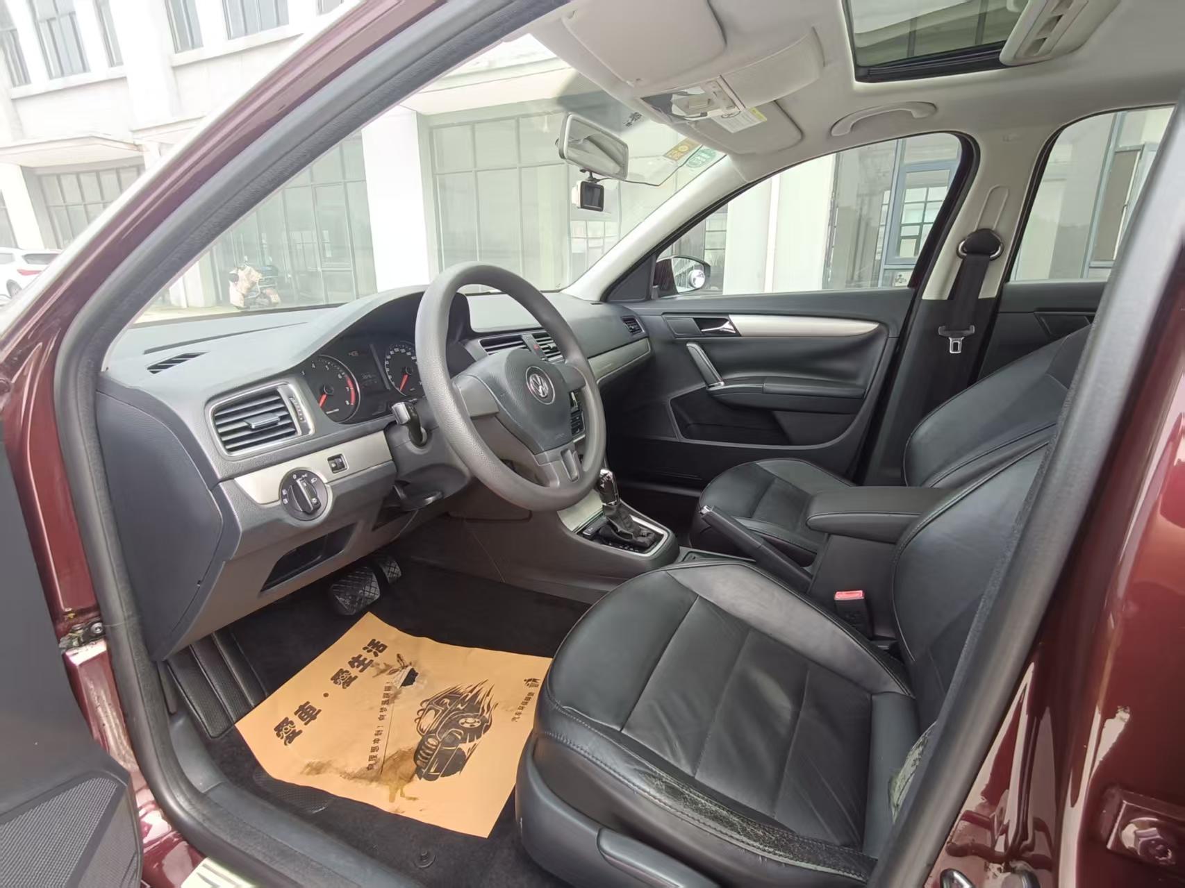 Volkswagen Lavida XR 2013 thumb 6