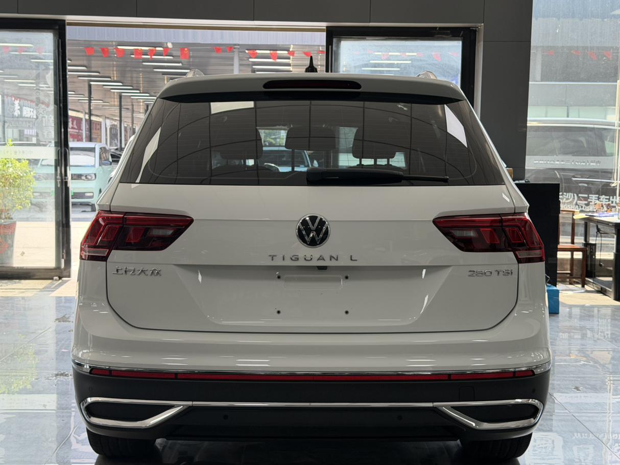 Volkswagen Tiguan 2023 thumb 3