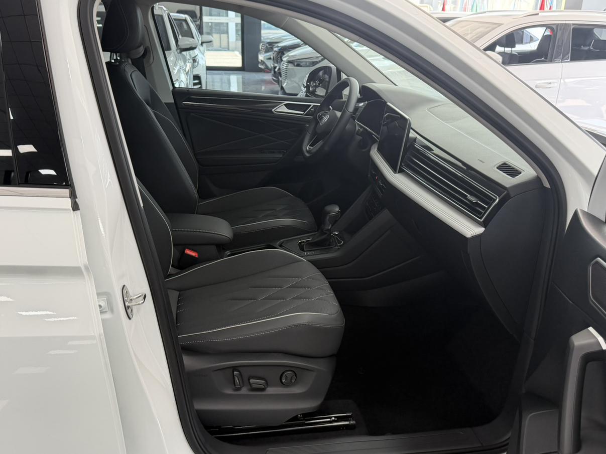 Volkswagen Tiguan 2023 thumb 5