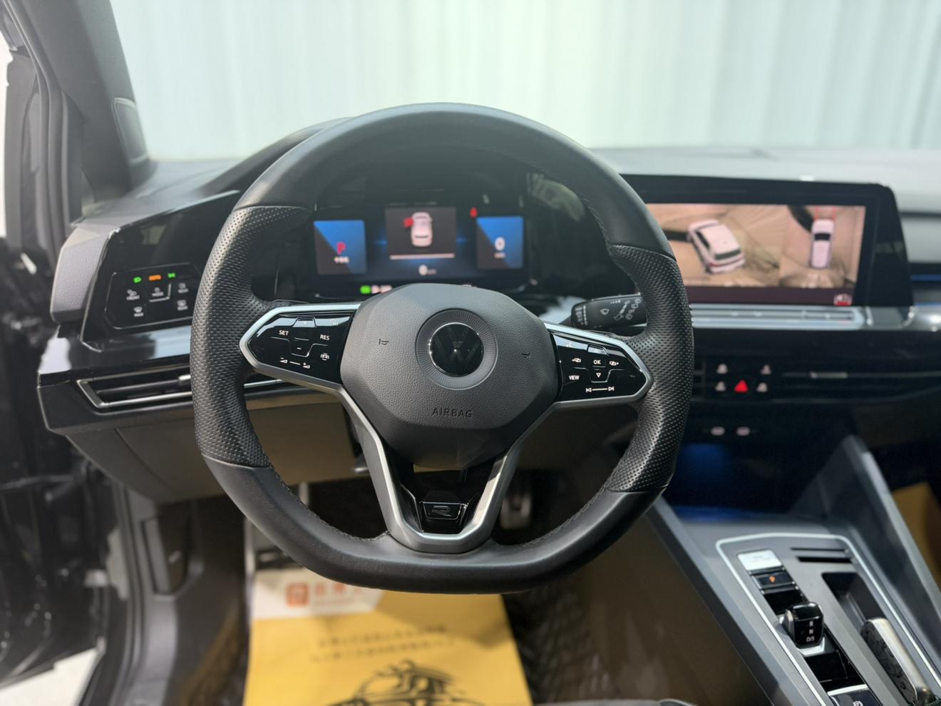 Volkswagen Golf Sportsvan 2023 thumb 10