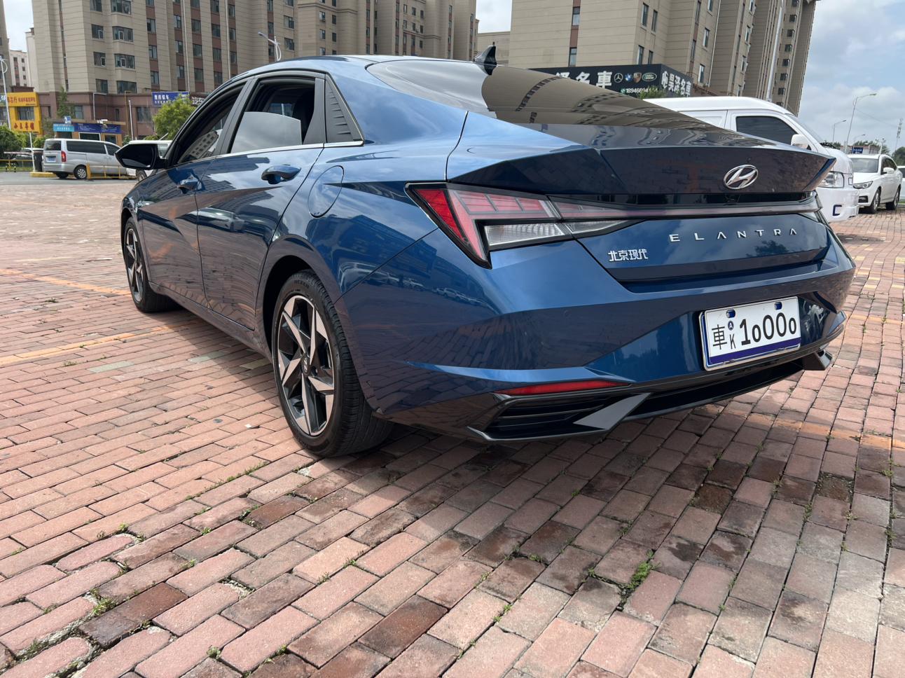 Hyundai Elantra 2022 thumb 2