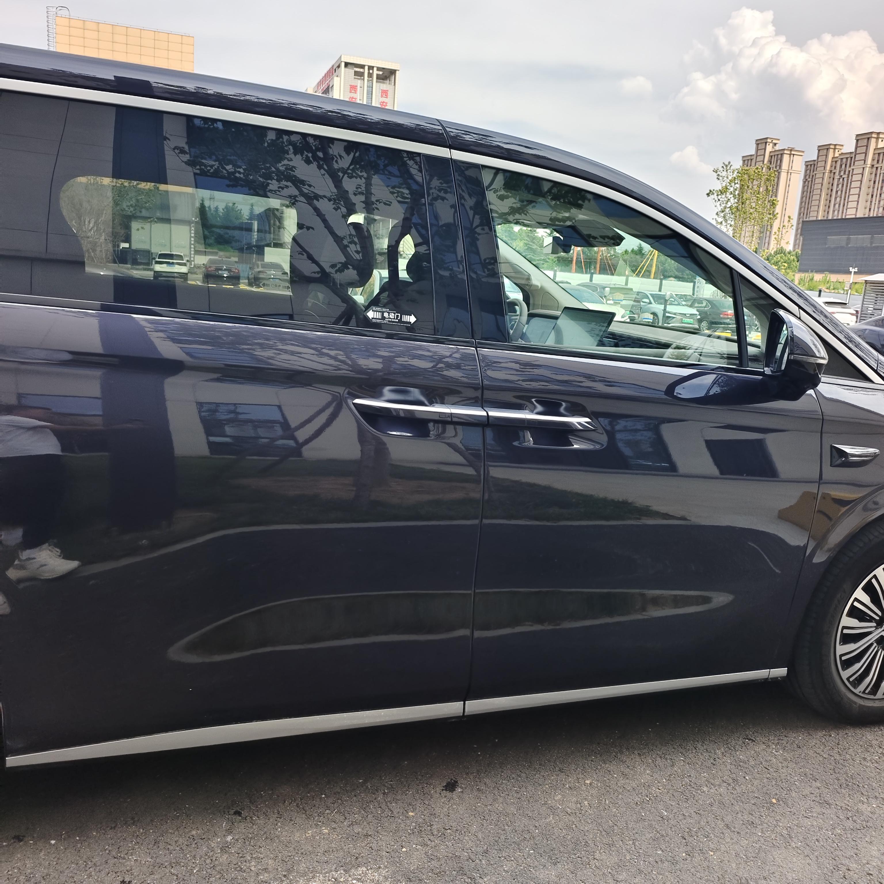 BYD Xia (M9) 2025 thumb 12