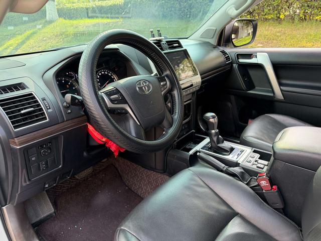Toyota Land Cruiser Prado 2019 thumb 8