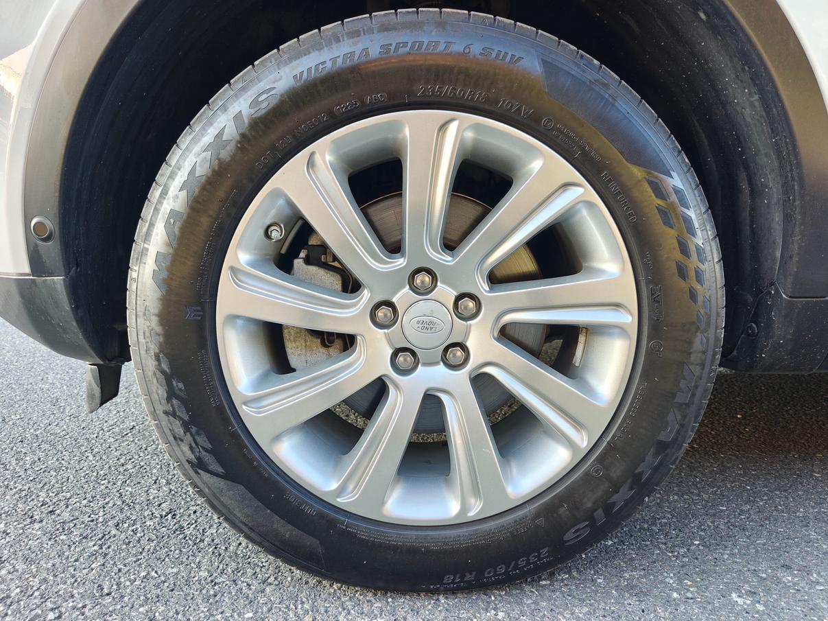 Land Rover Discovery Sport 2019 thumb 10
