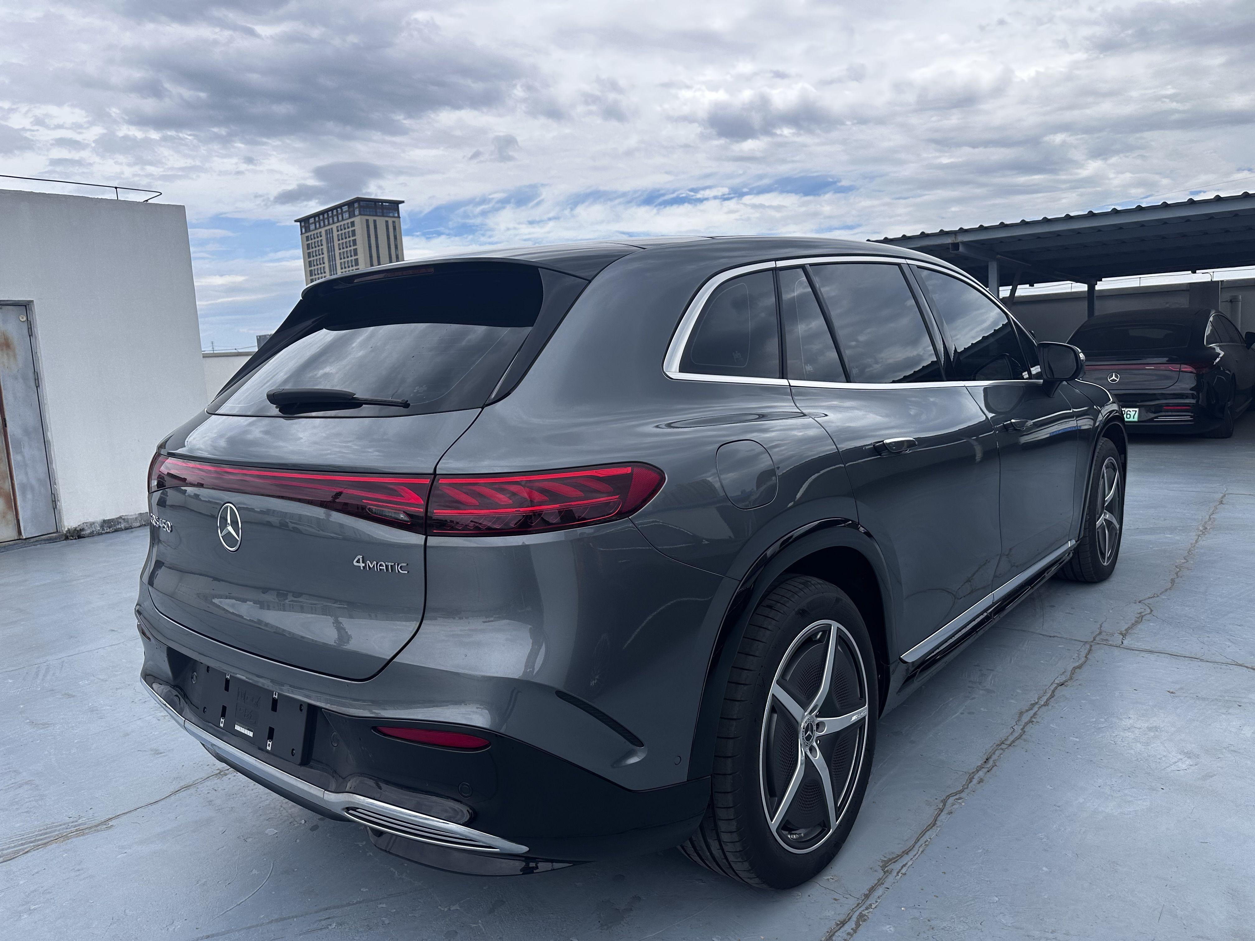 Mercedes-Benz EQS SUV 2023 thumb 4