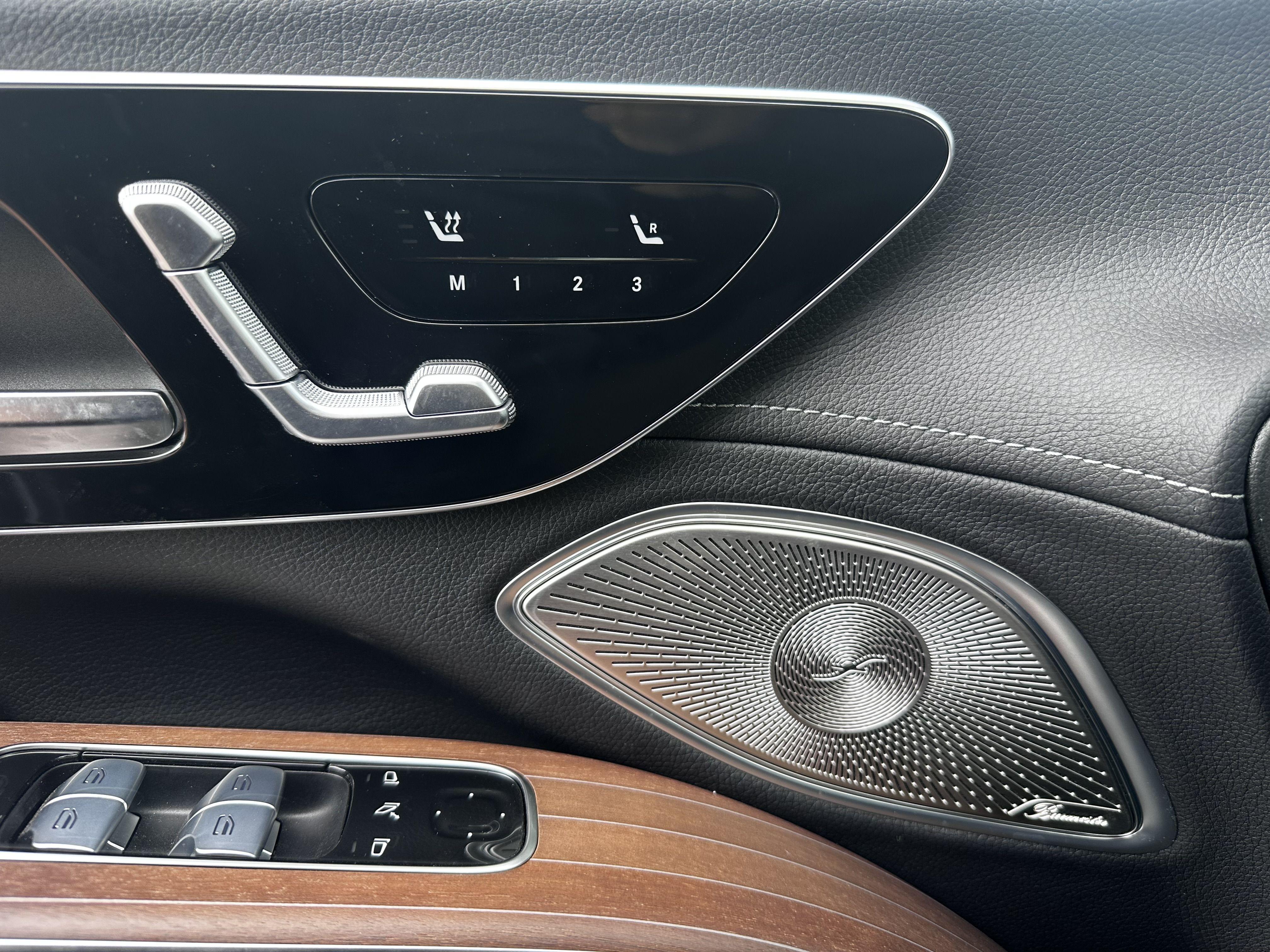 Mercedes-Benz EQS SUV 2023 thumb 5