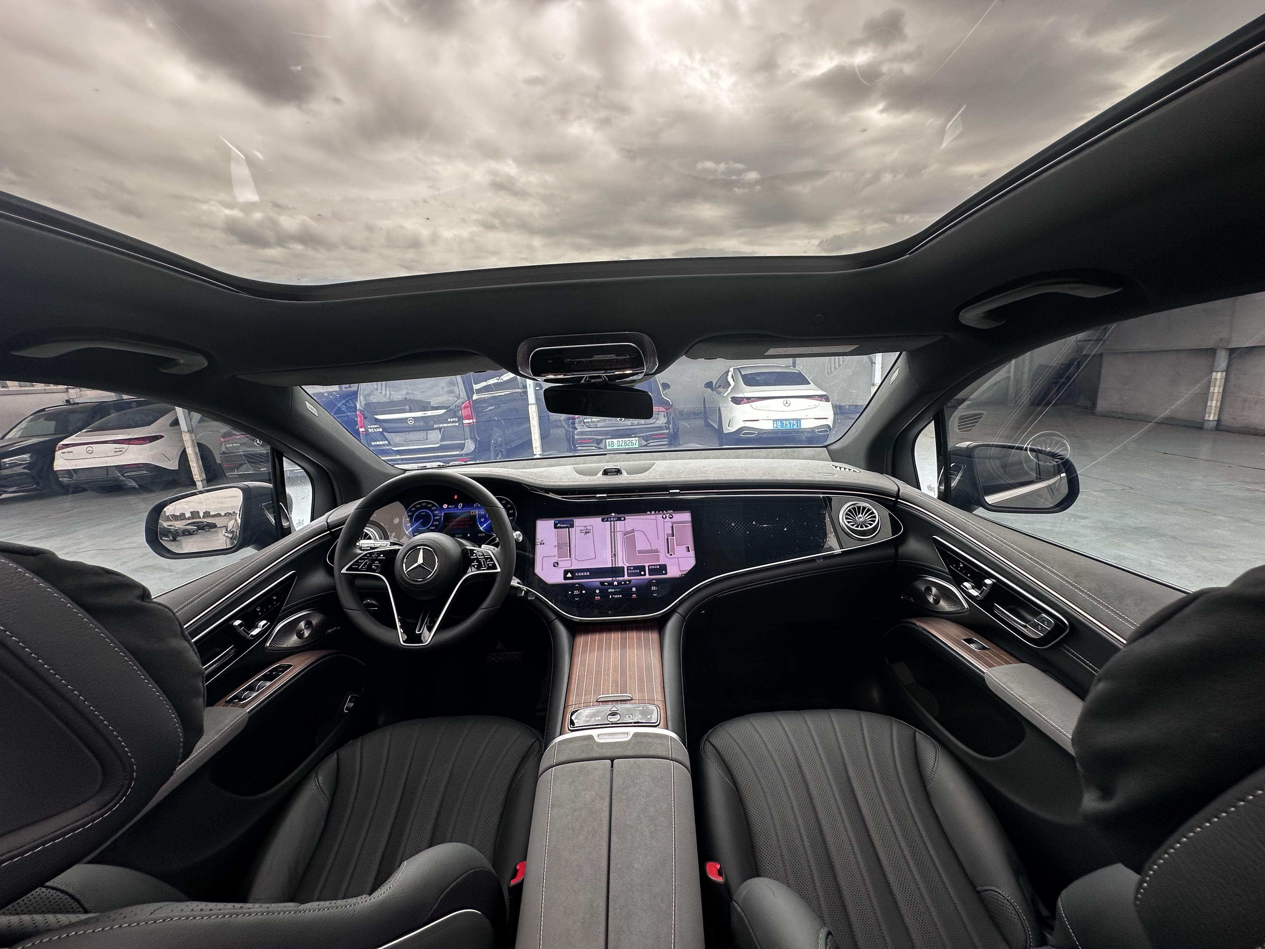 Mercedes-Benz EQS SUV 2023 thumb 9