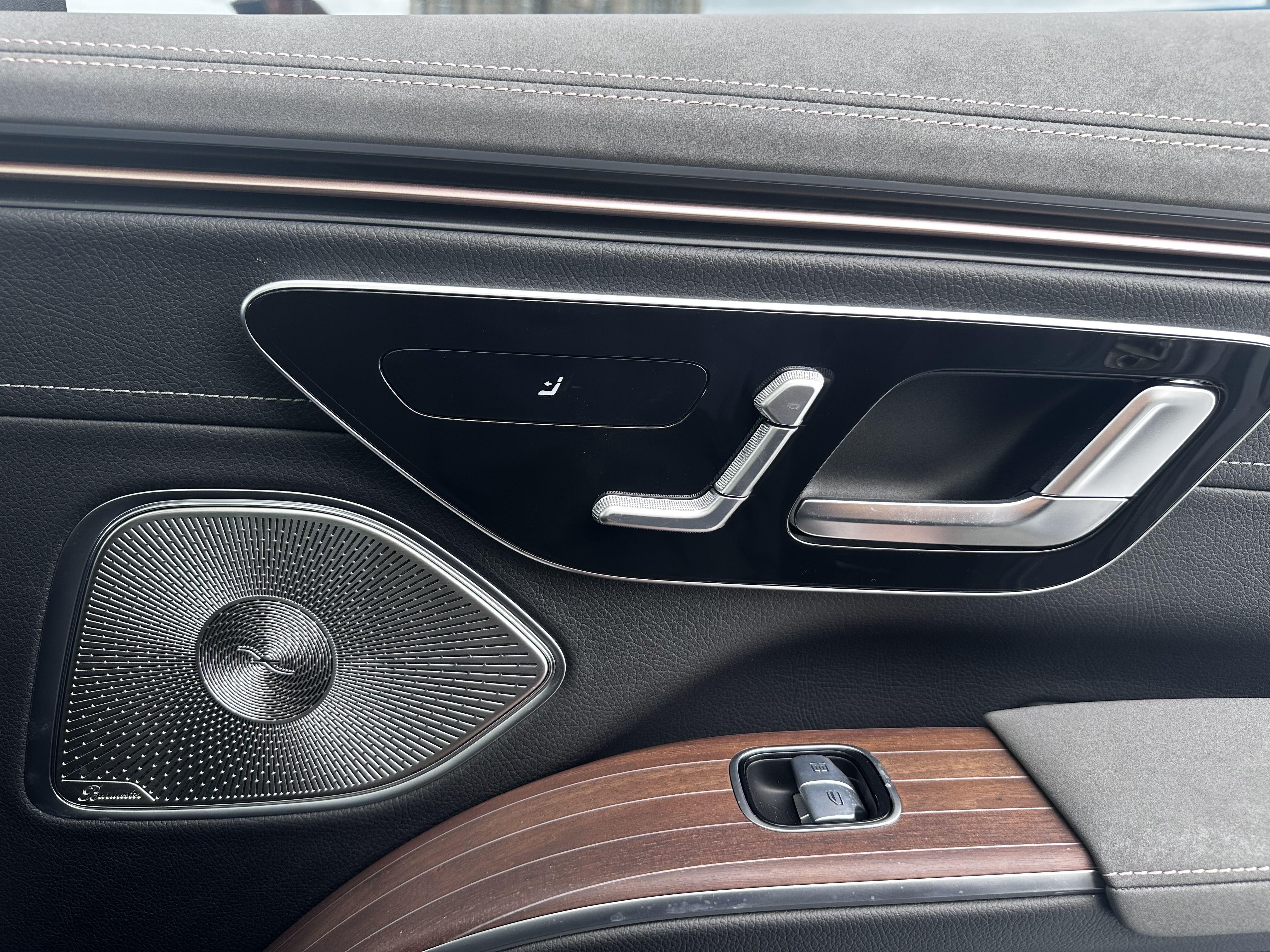 Mercedes-Benz EQS SUV 2023 thumb 11