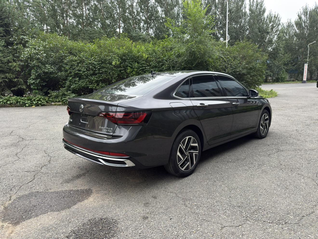 Volkswagen Sagitar 2023 thumb 4