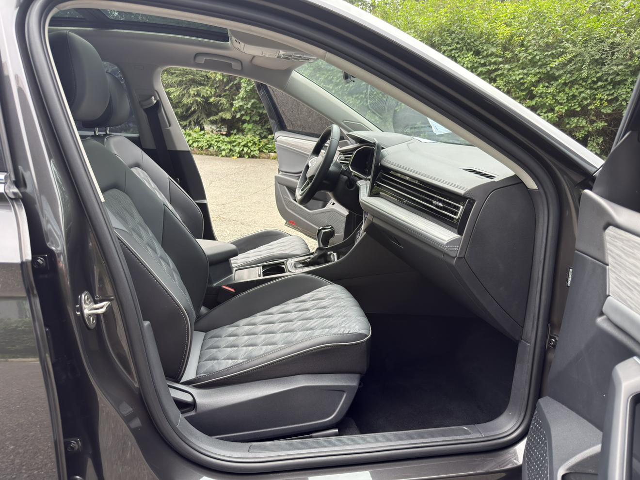 Volkswagen Sagitar 2023 thumb 5