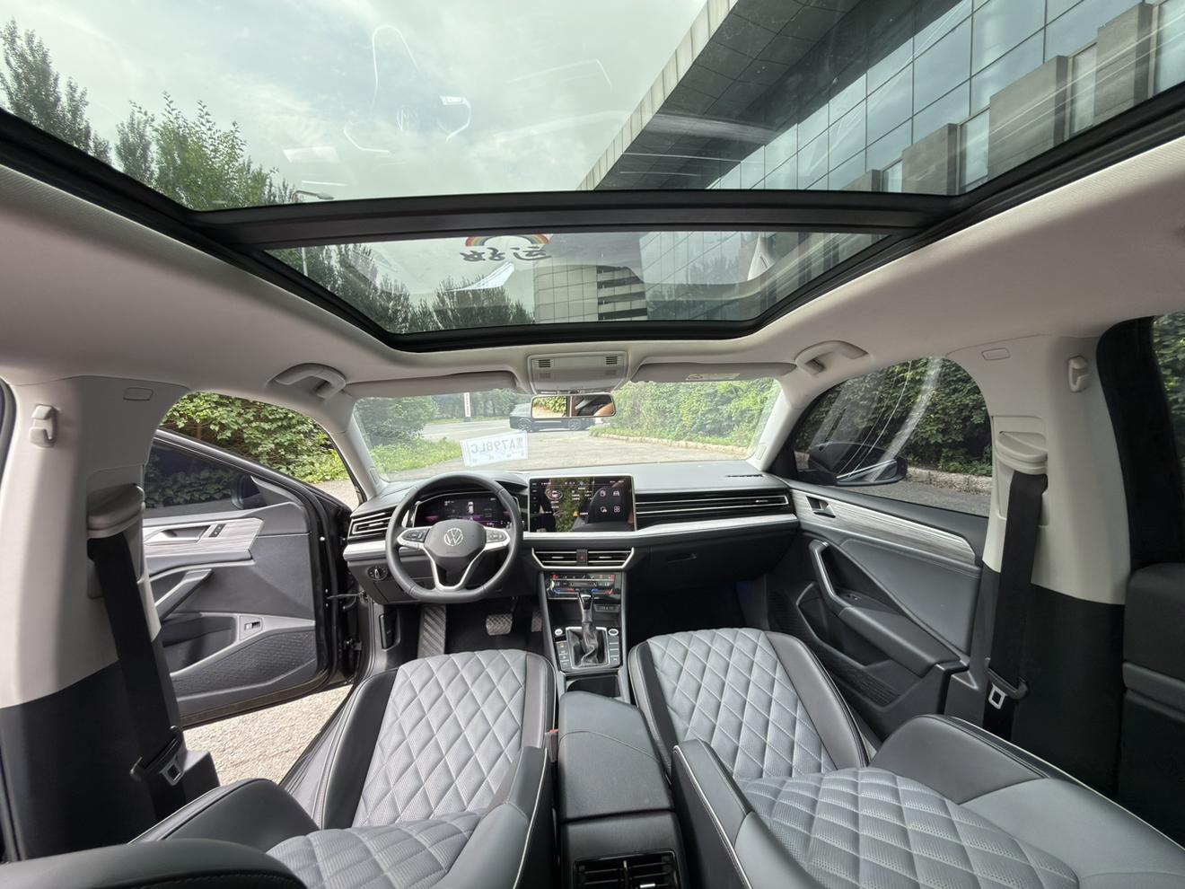 Volkswagen Sagitar 2023 thumb 9