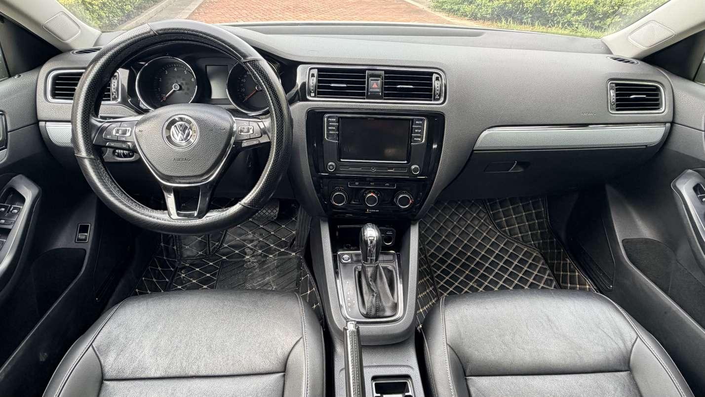 Volkswagen Sagitar 2017 thumb 6