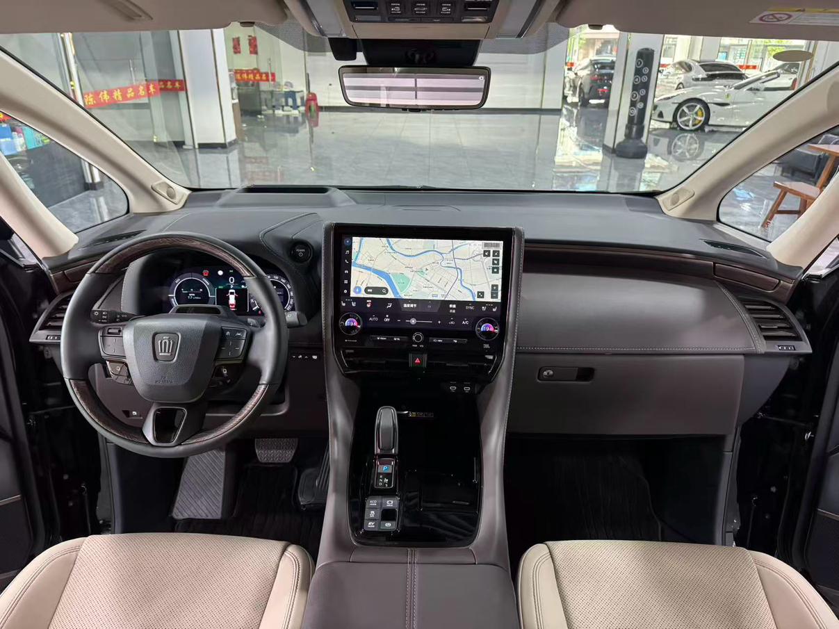 Toyota Vellfire 2024 thumb 7