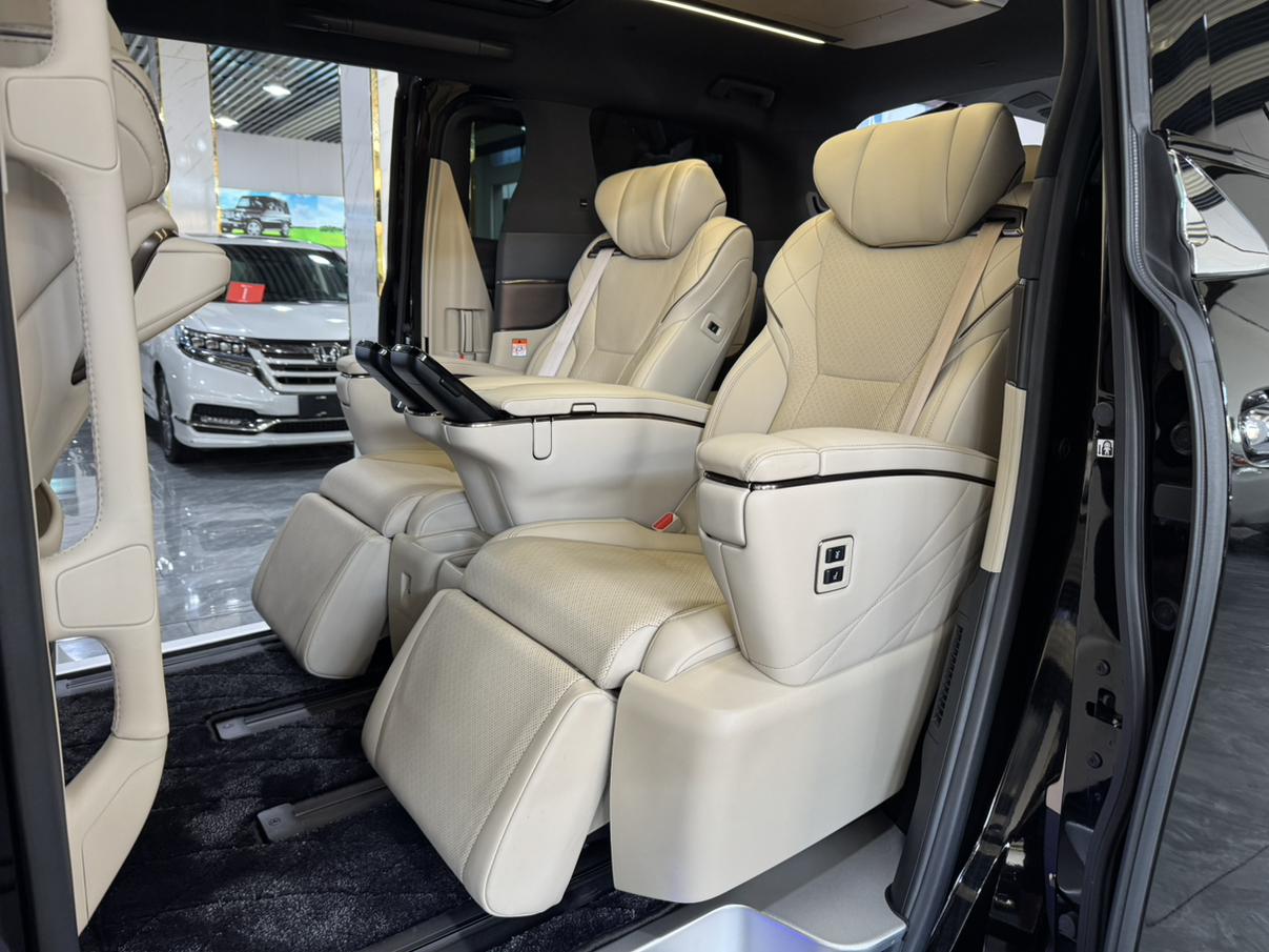 Toyota Vellfire 2024 thumb 10