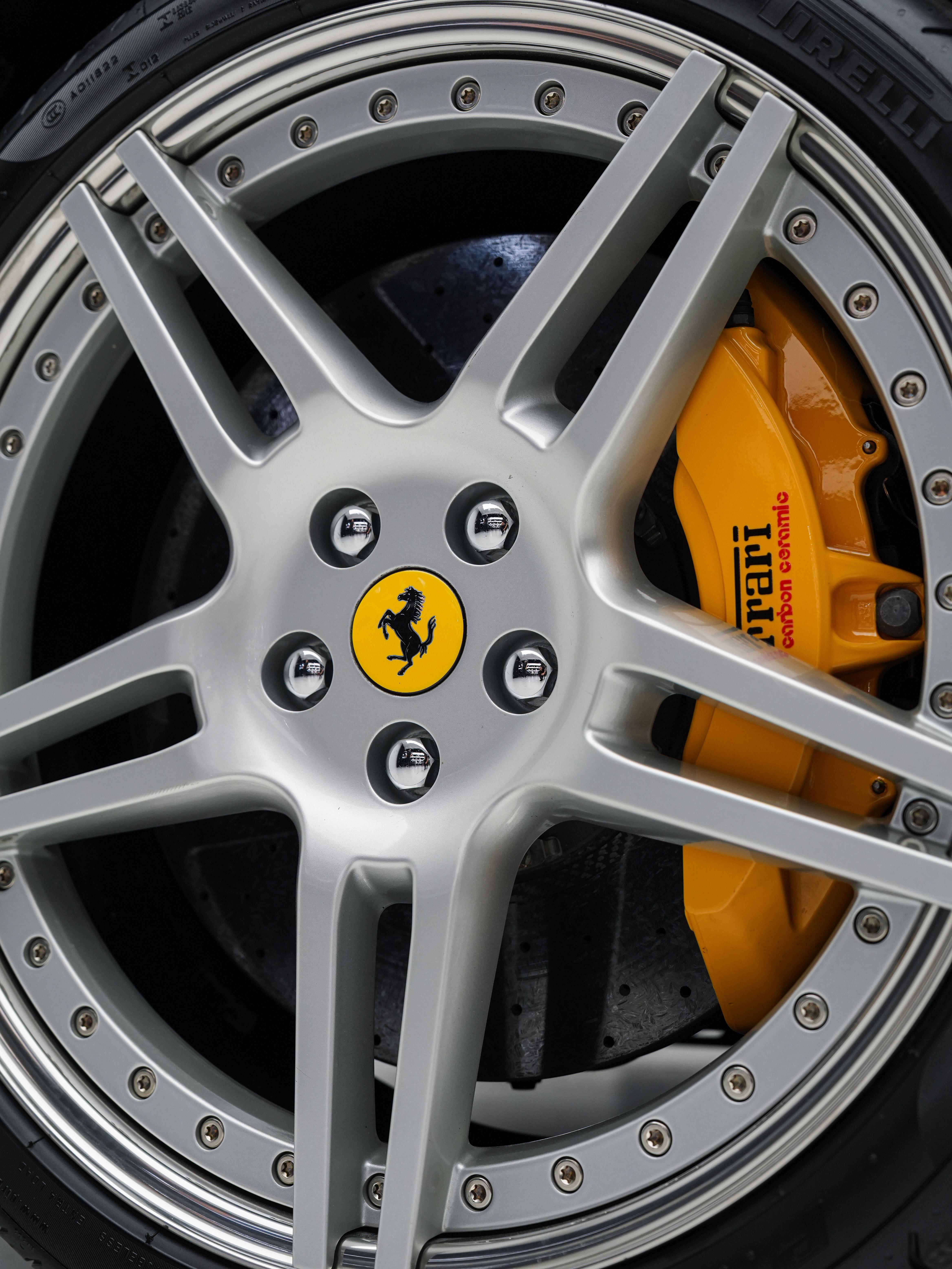 Ferrari F12berlinetta 2013 thumb 7