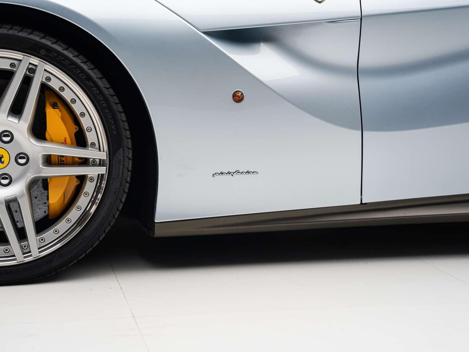 Ferrari F12berlinetta 2013 thumb 10