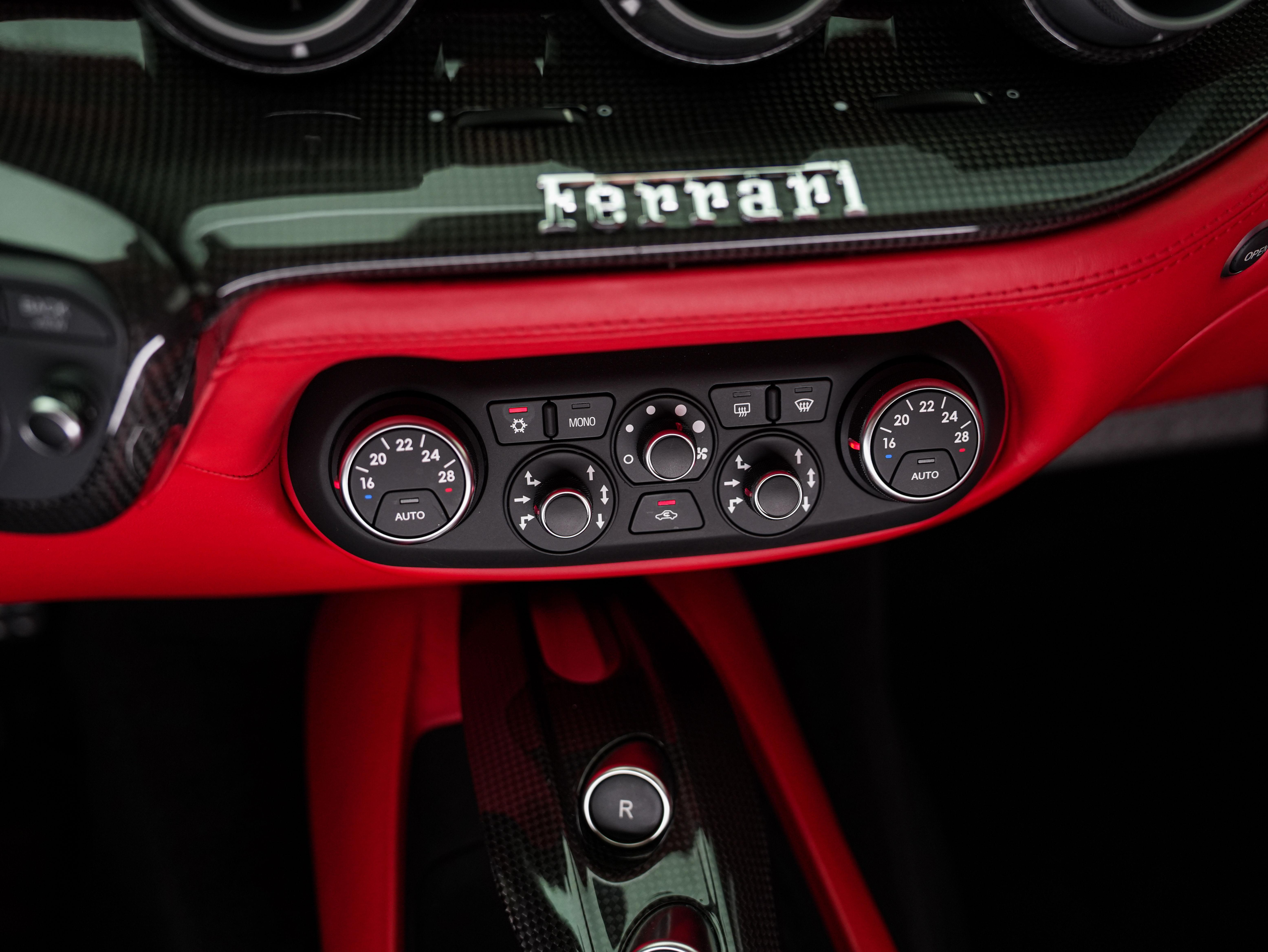 Ferrari F12berlinetta 2013 thumb 11