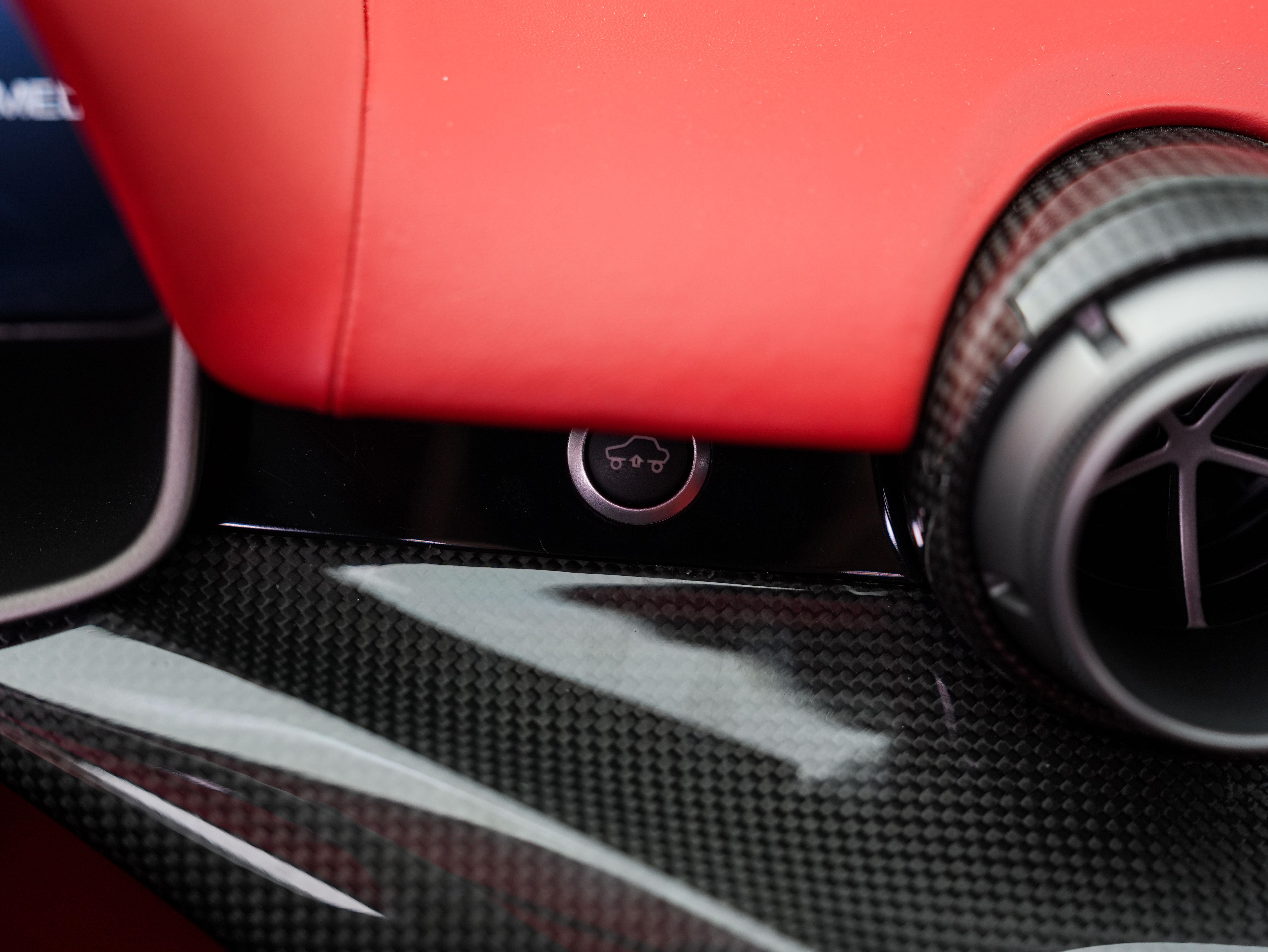 Ferrari F12berlinetta 2013 thumb 12