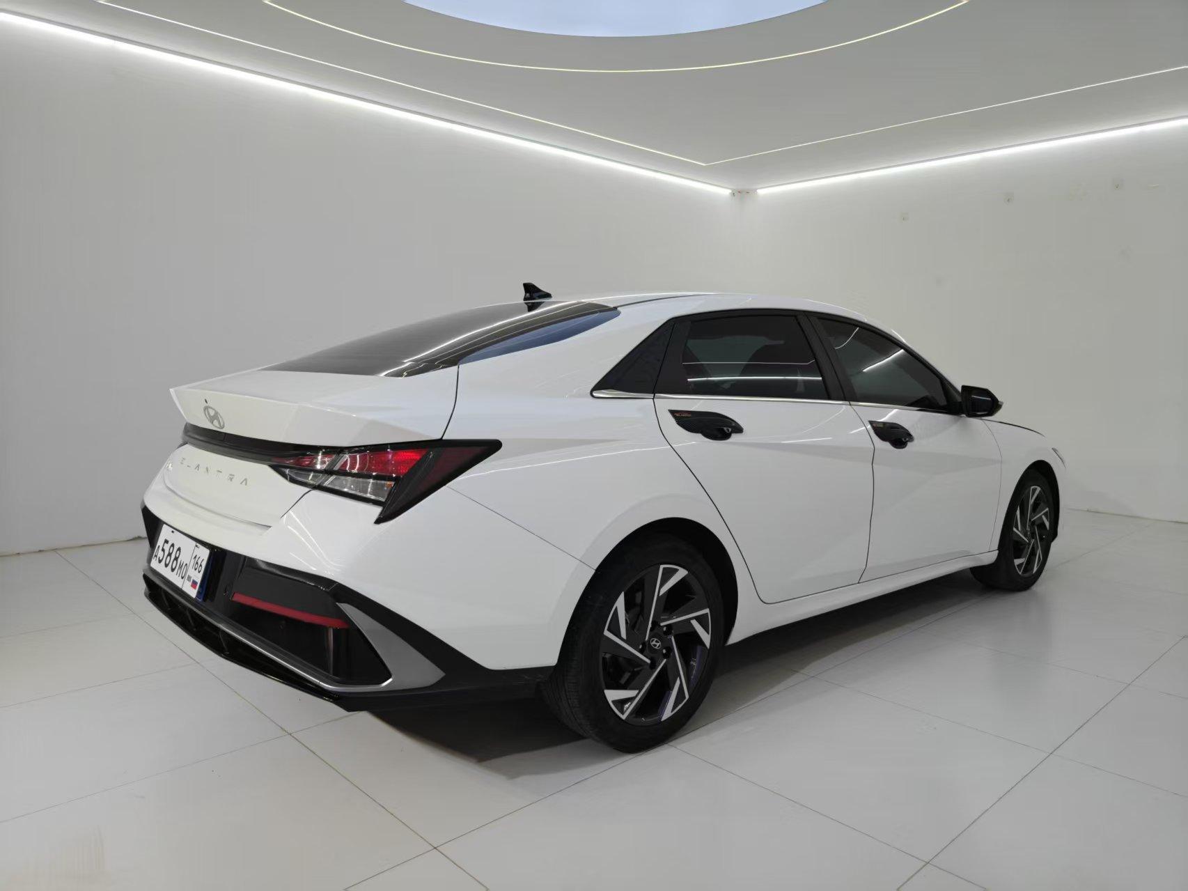 Hyundai Elantra 2023 thumb 4