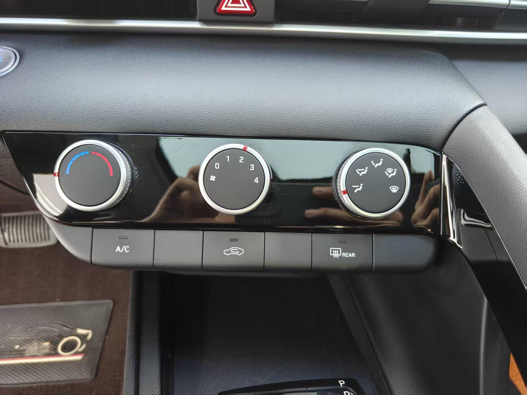 Hyundai Elantra 2023 thumb 8