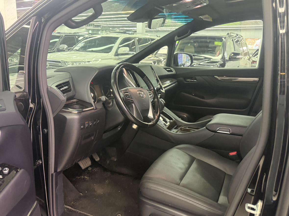 Toyota Alphard 2022 thumb 10