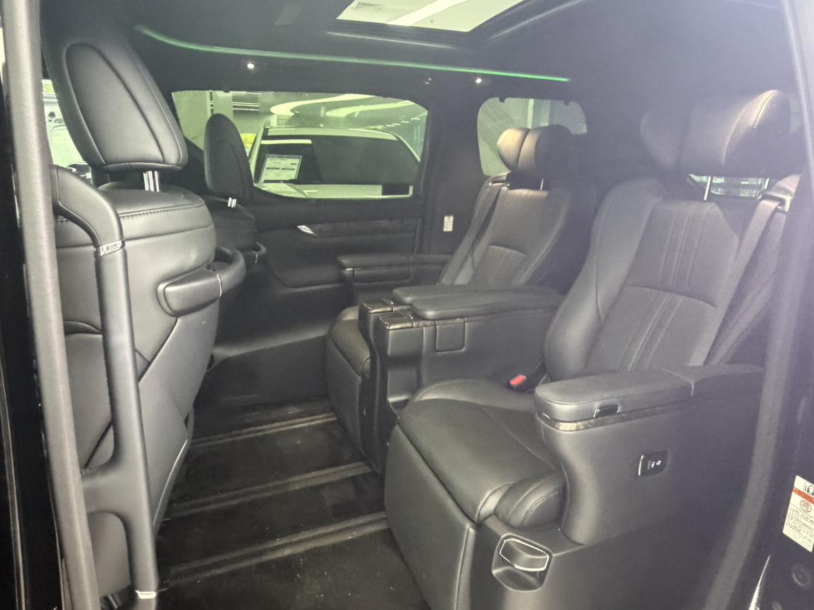 Toyota Alphard 2022 thumb 12