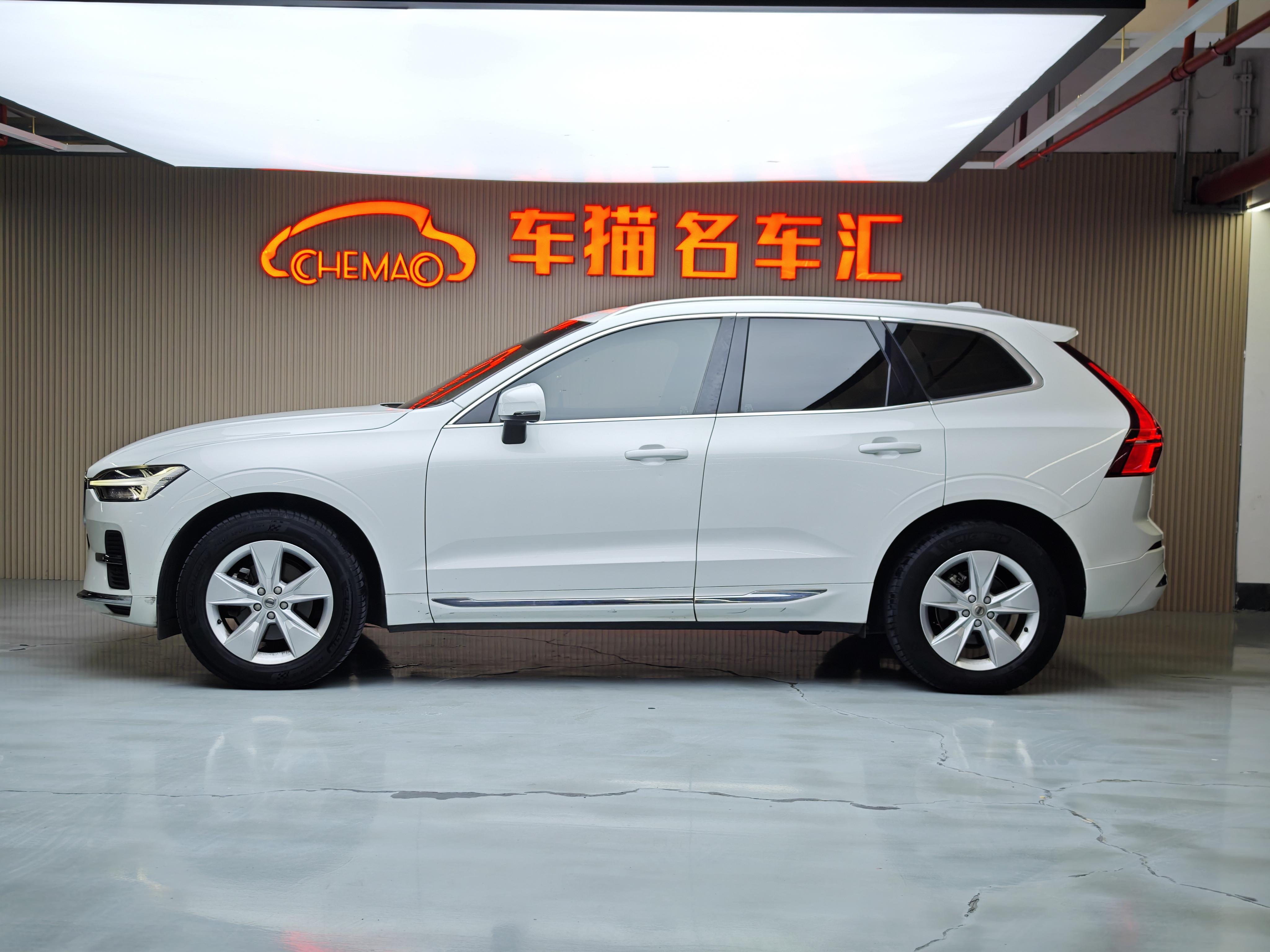 Volvo XC60 2022 thumb 2