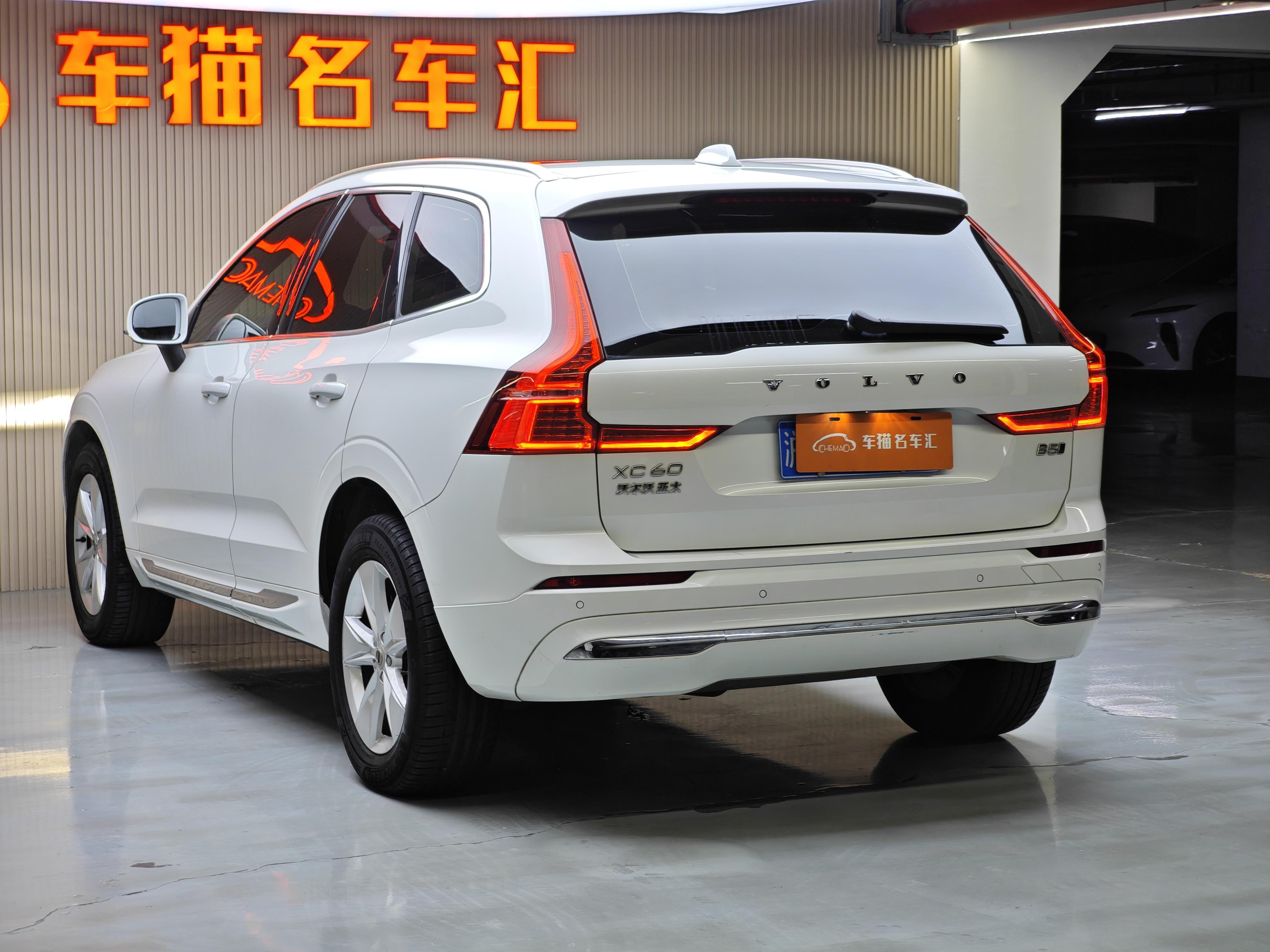Volvo XC60 2022 thumb 3