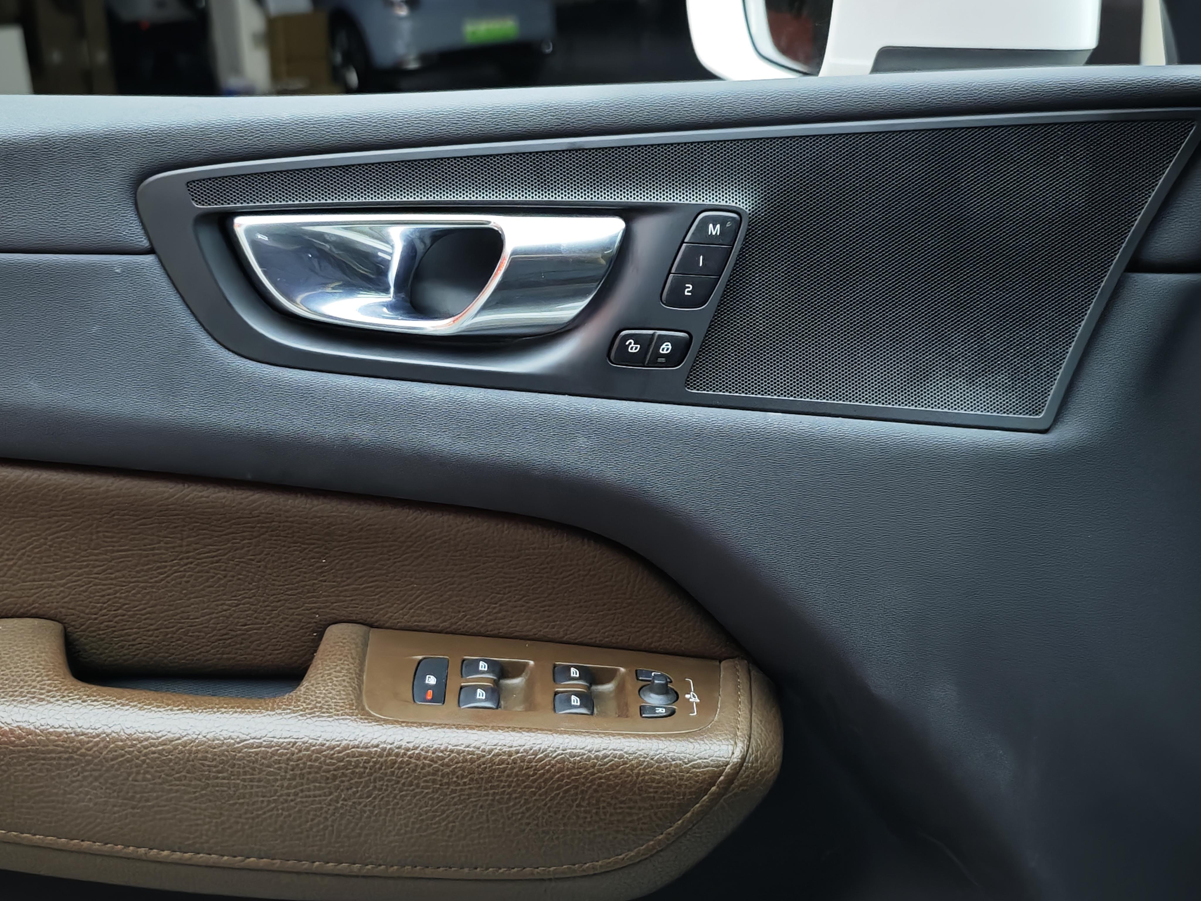 Volvo XC60 2022 thumb 8