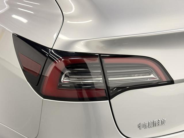 Tesla Model 3 2021 thumb 11