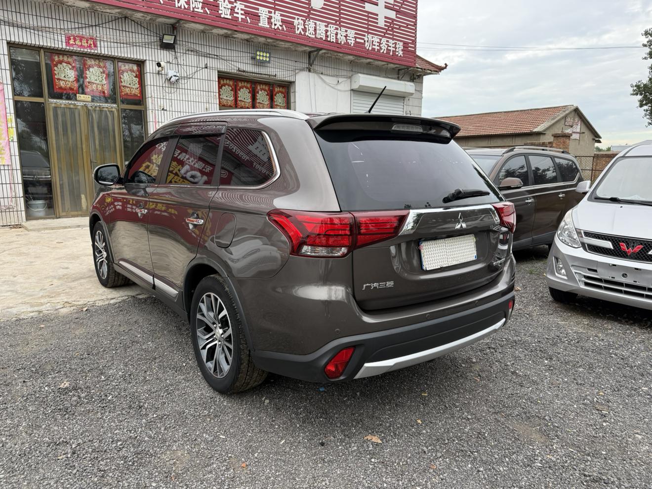 Mitsubishi Outlander 2016 thumb 2