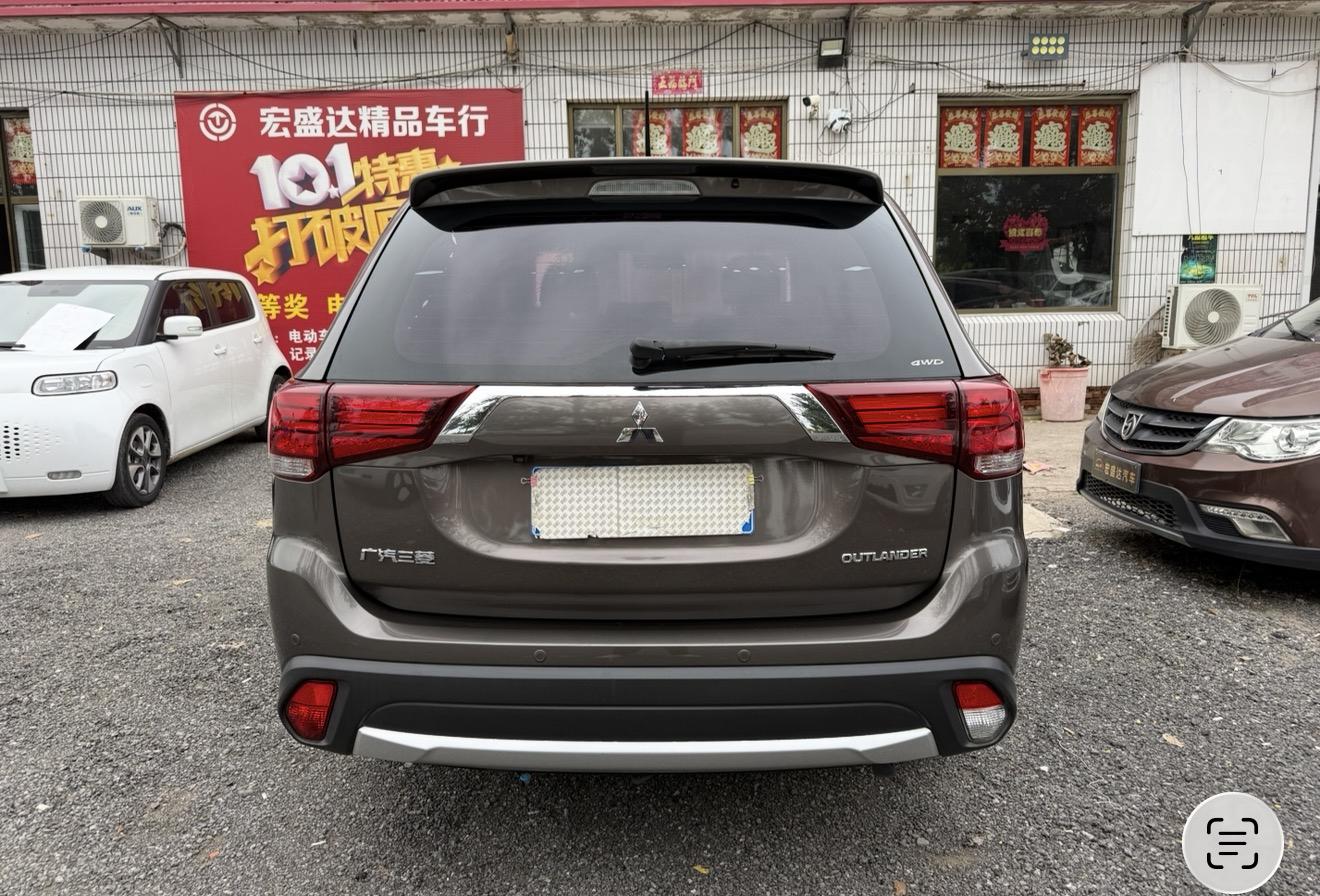Mitsubishi Outlander 2016 thumb 3