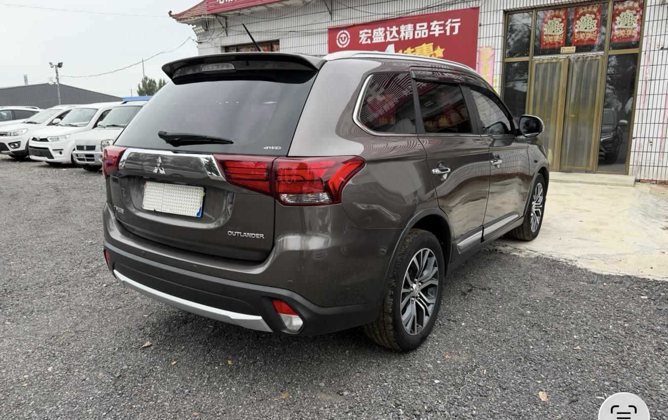 Mitsubishi Outlander 2016 thumb 4