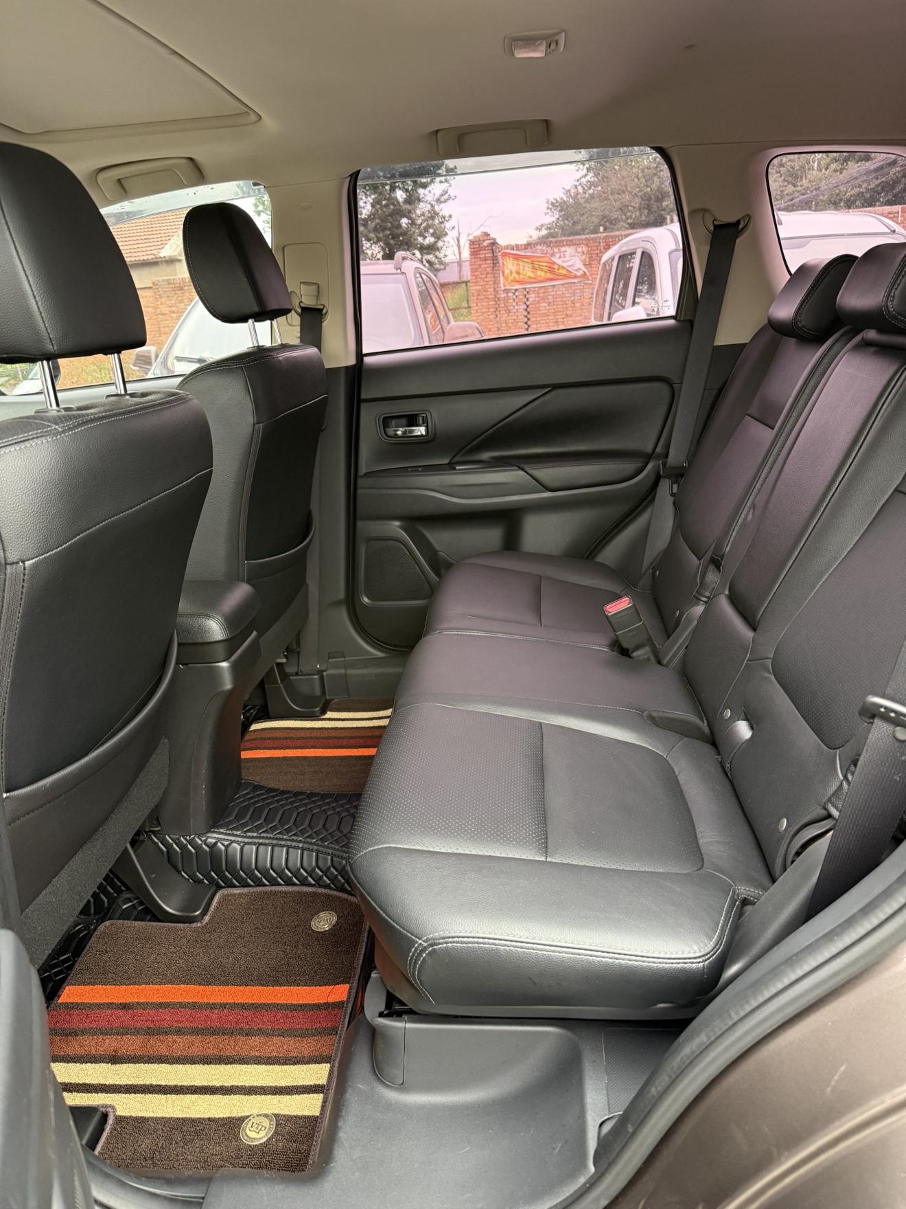 Mitsubishi Outlander 2016 thumb 6