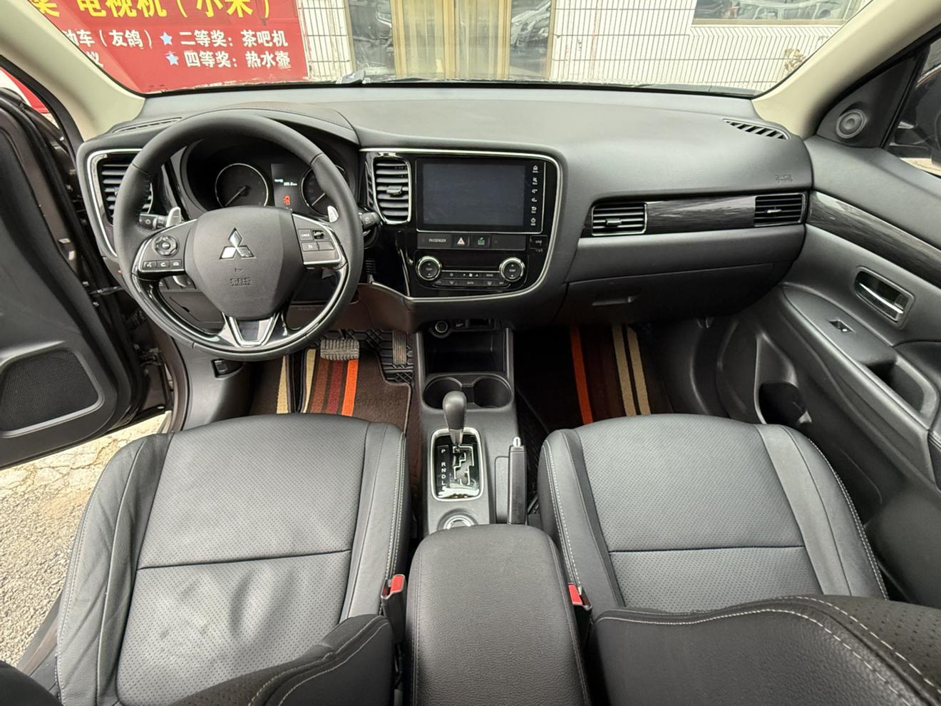 Mitsubishi Outlander 2016 thumb 7
