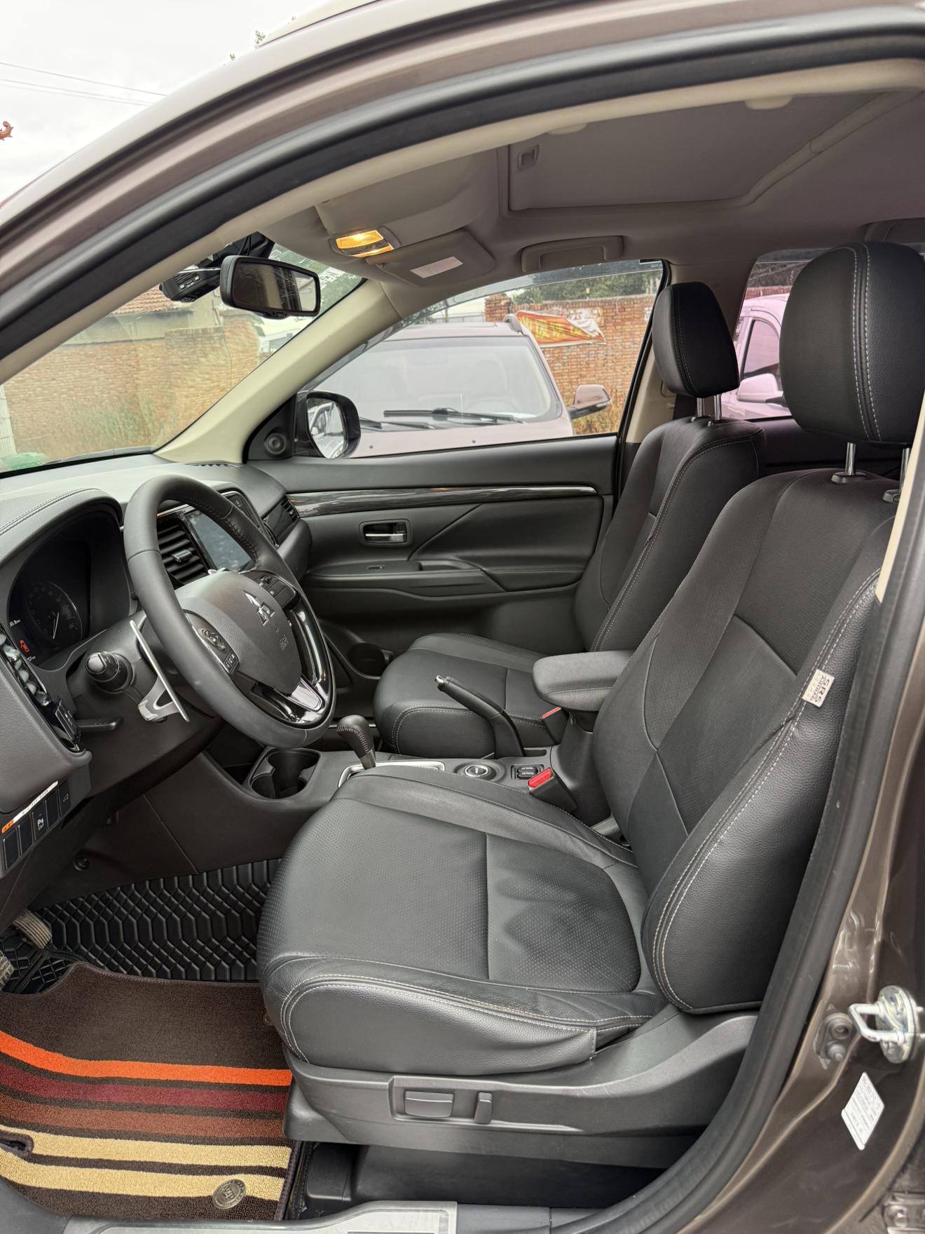 Mitsubishi Outlander 2016 thumb 9