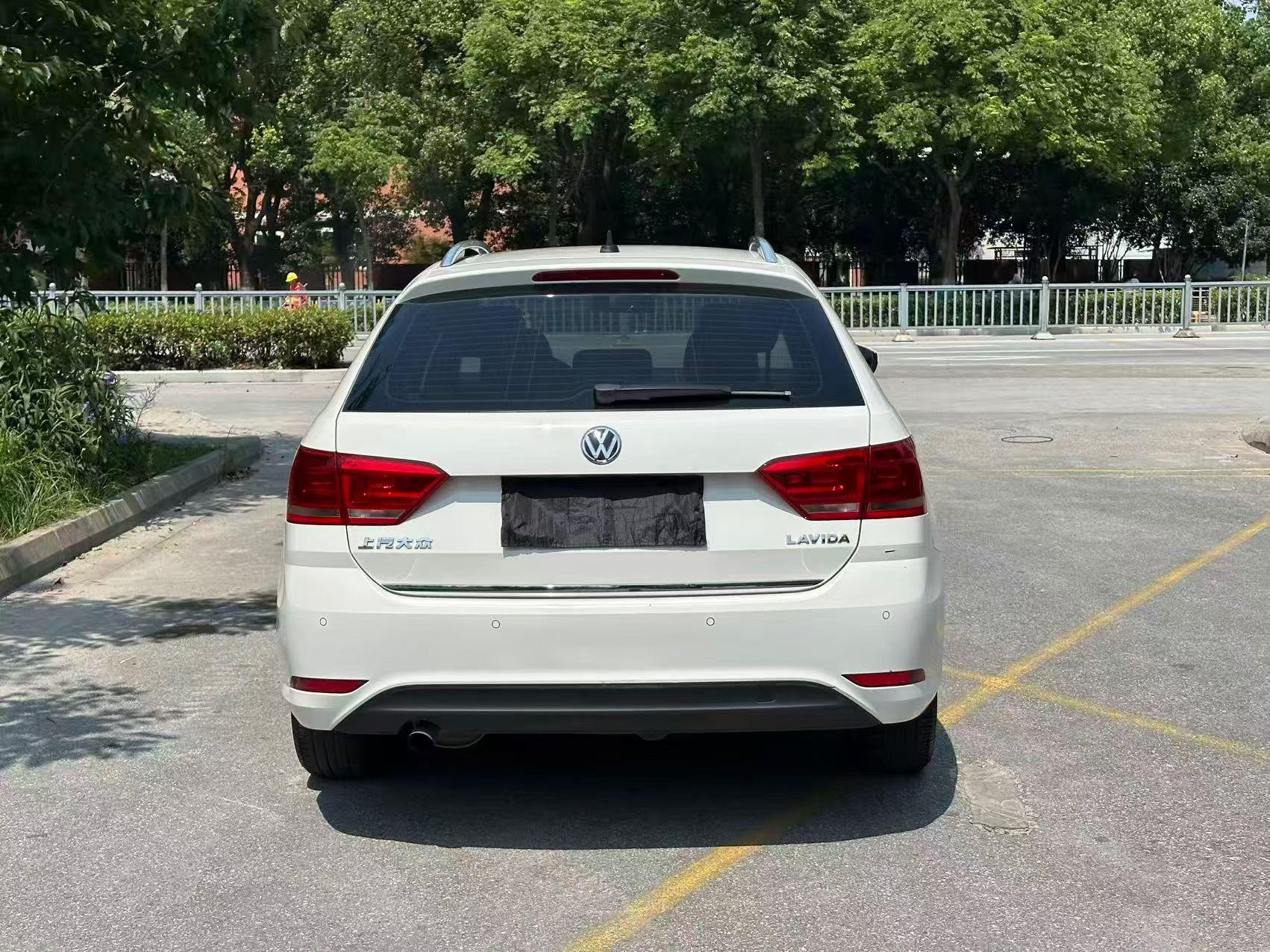 Volkswagen Lavida 2015 thumb 2