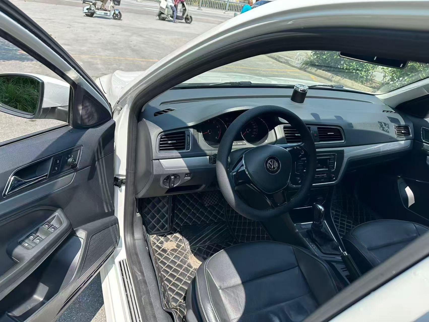 Volkswagen Lavida 2015 thumb 6
