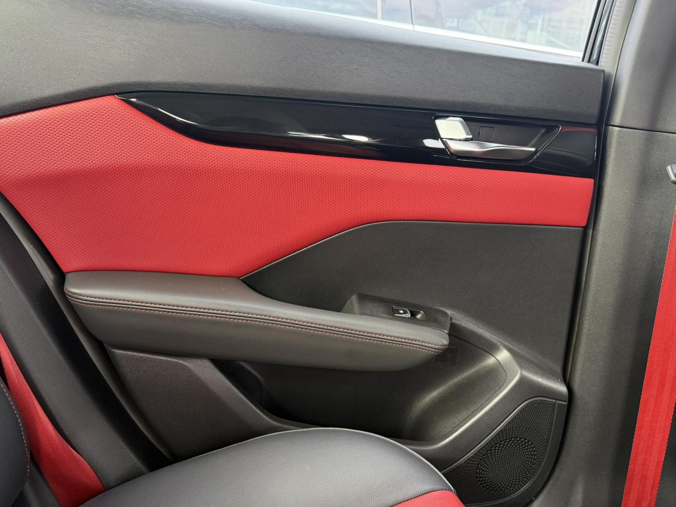 Dongfeng Aeolus Yixuan 2021 thumb 5