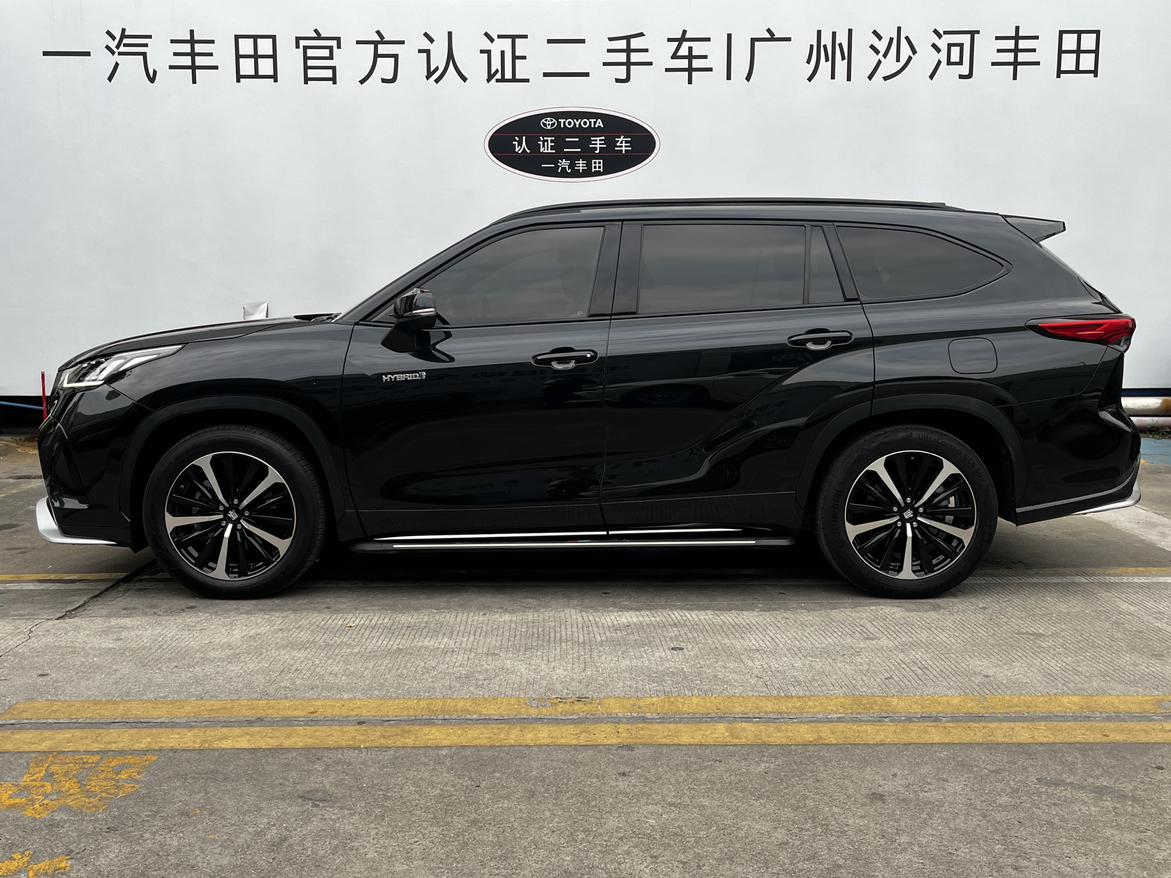 Toyota Crown 2021 thumb 2